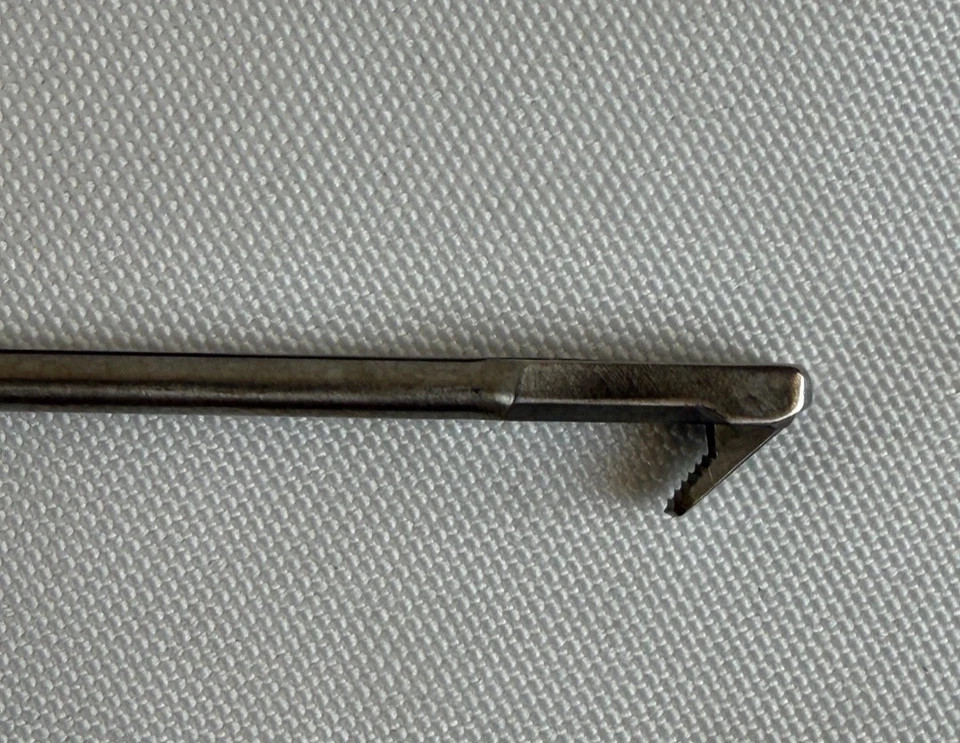 Stryker 300-034-800 Conquest 3.4mm Straight Backbiter Arthroscopic Punch Forcep