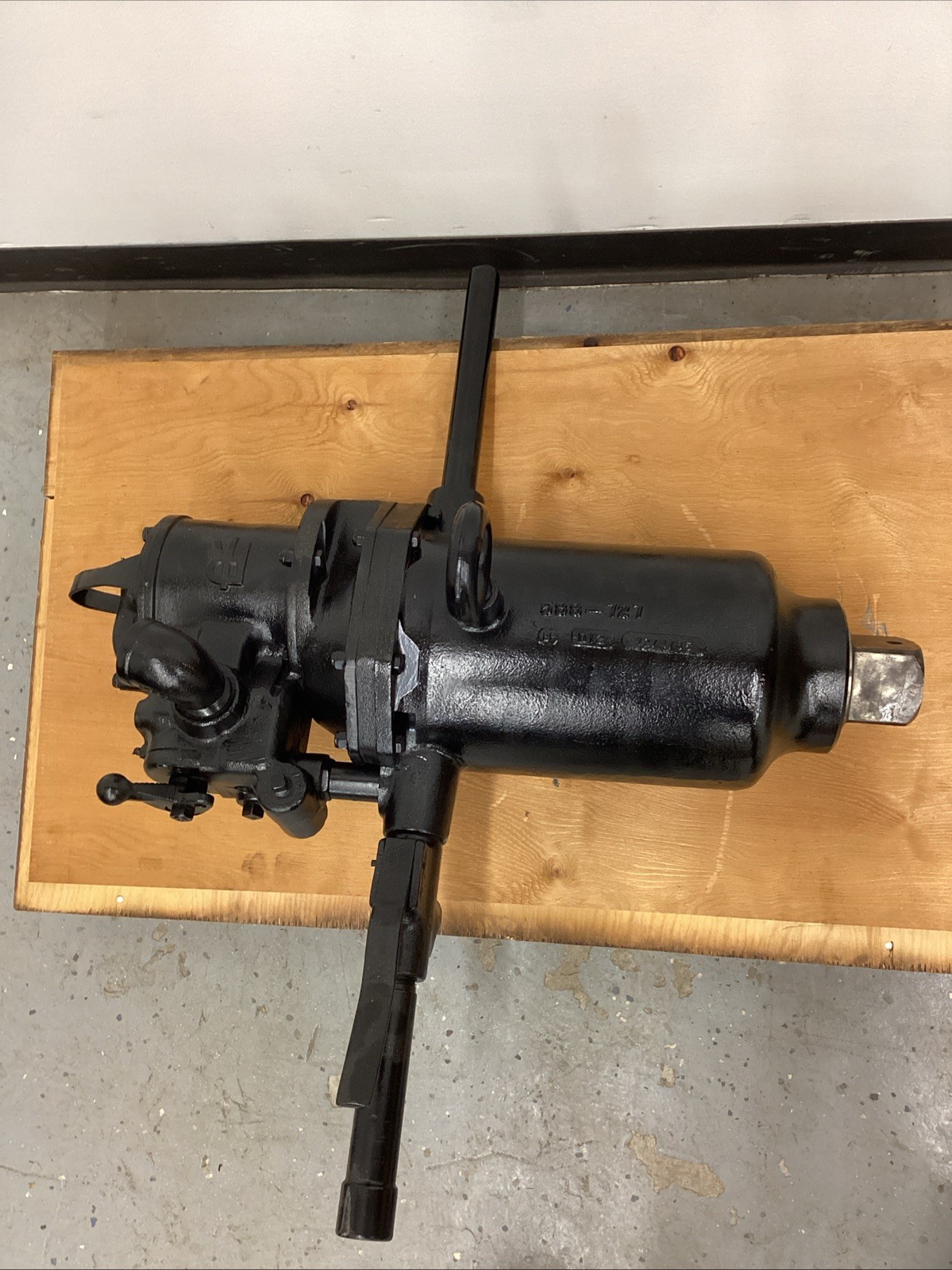 Ingersoll Rand 2 1/2” Pneumatic Impact Wrench 588A1