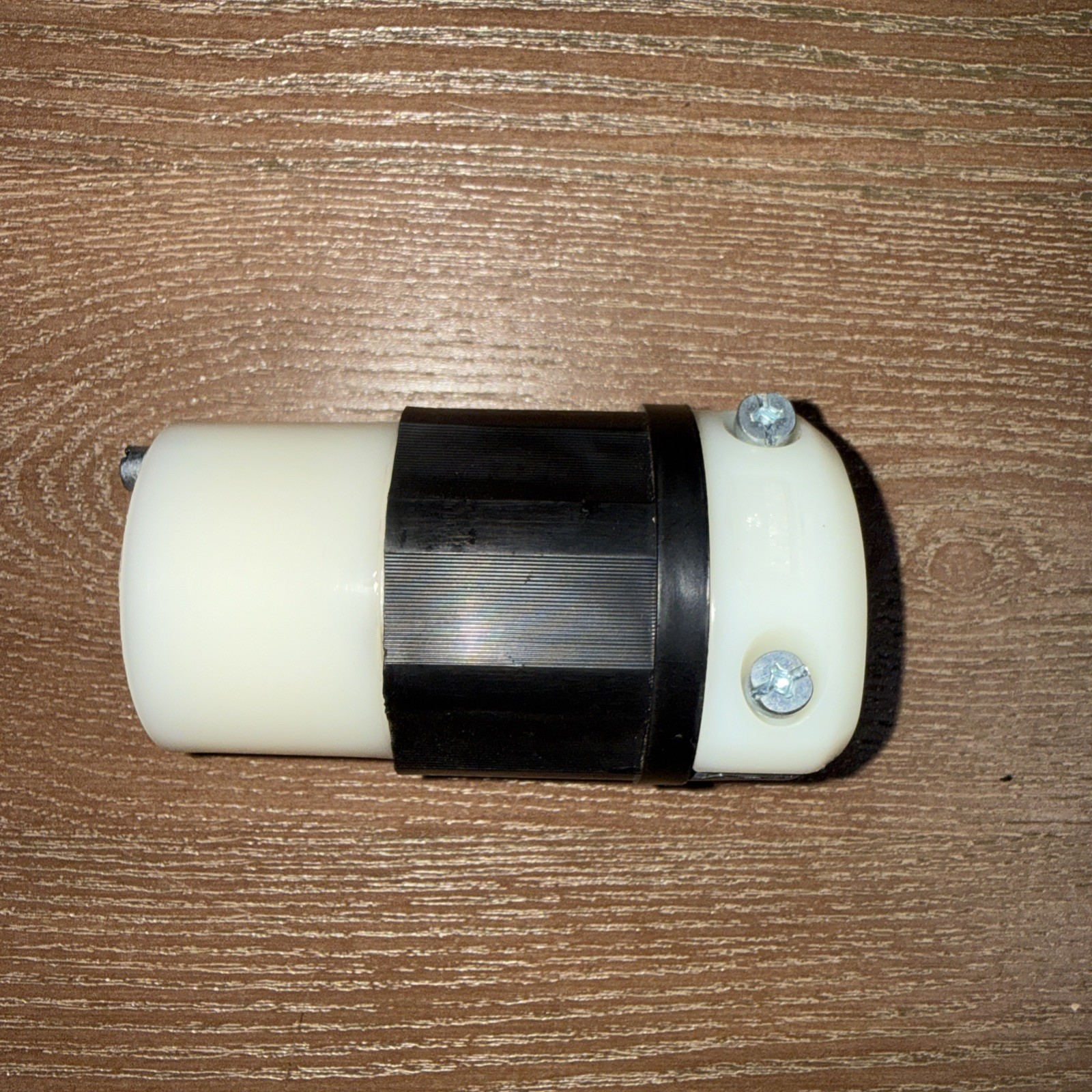 Hubbell Hbl2733 30A Twist-Lock Connector 3P 4W 480Vac L16-30R New No Box