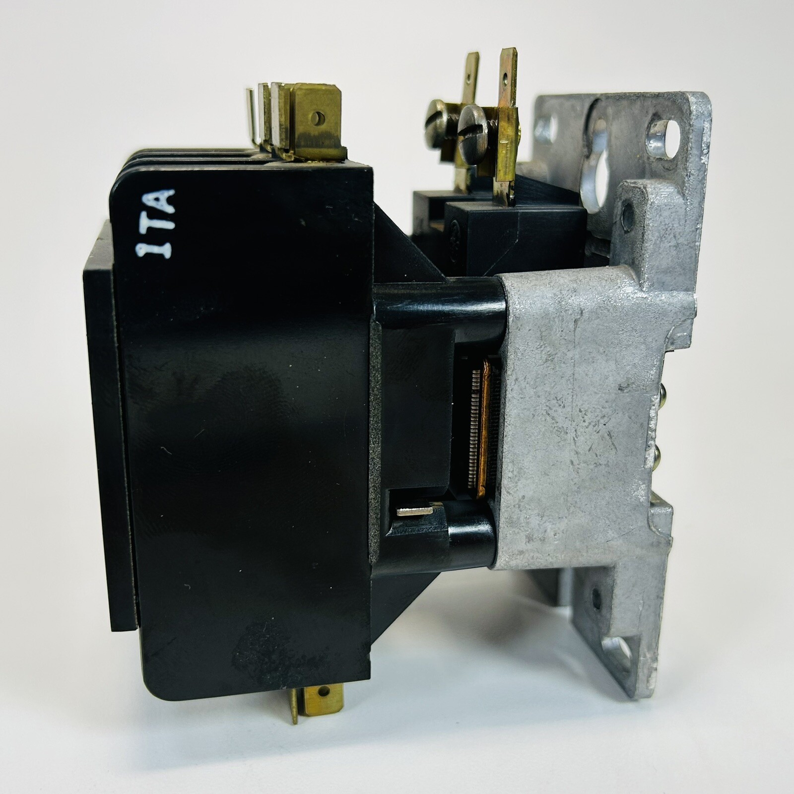 General Electric CR353AD3B*1 (CR353AD3B) Ser. A Contactor 40A 3-Pole 120V Coil.