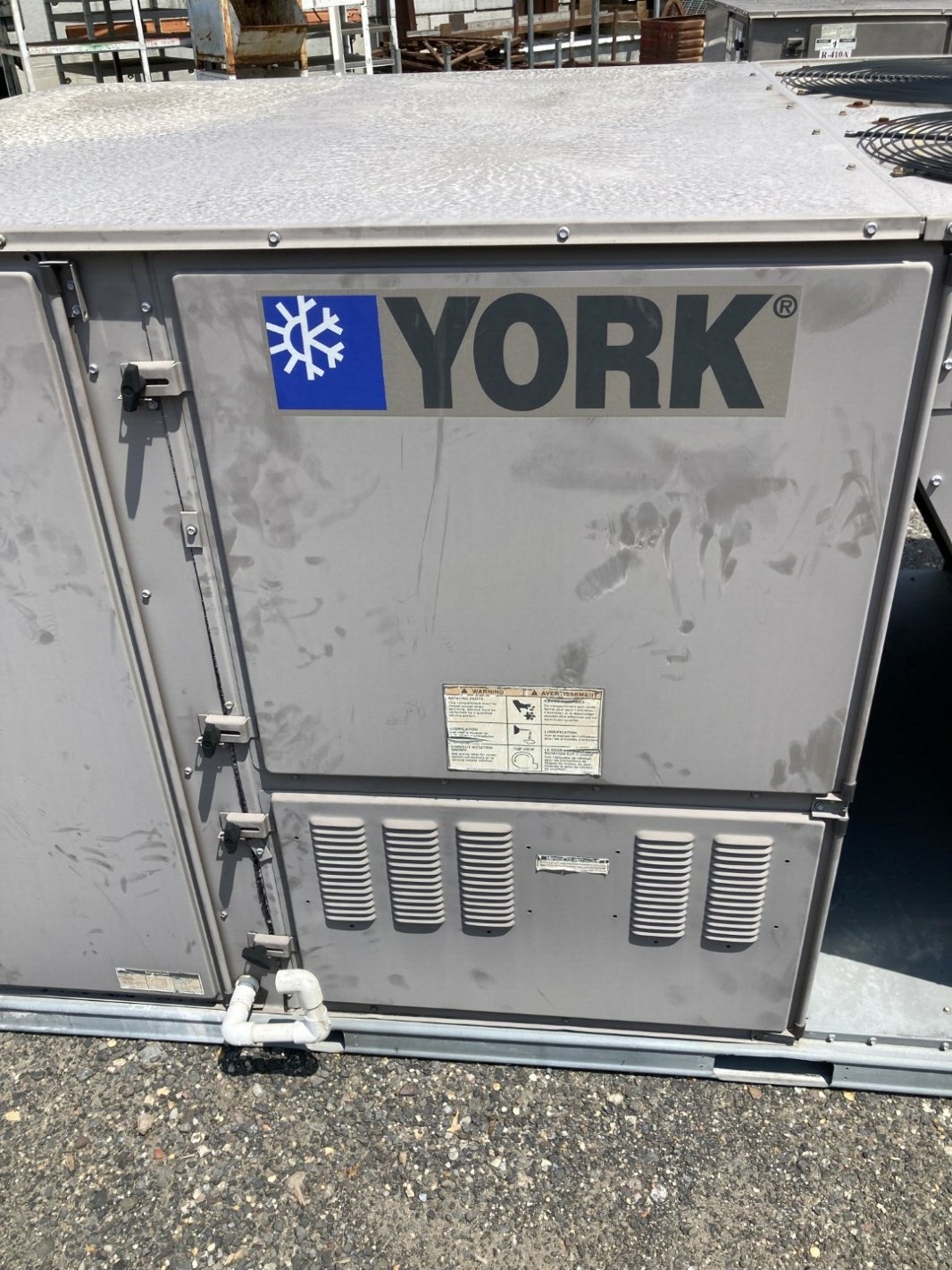 York 12.5 Ton Rooftop AC 208/230-3-60V R410A, ZF150C00N2AAA7A