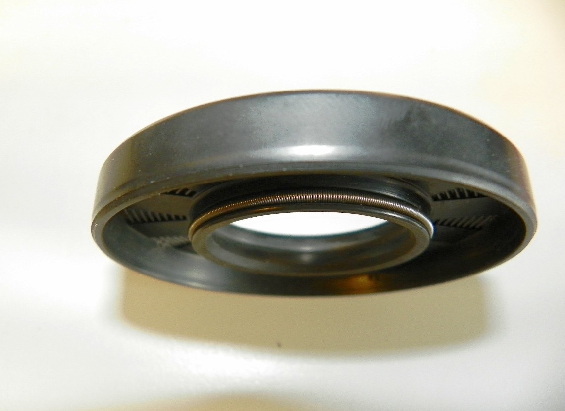 John Deere M72979 Seal, Fits Several Models