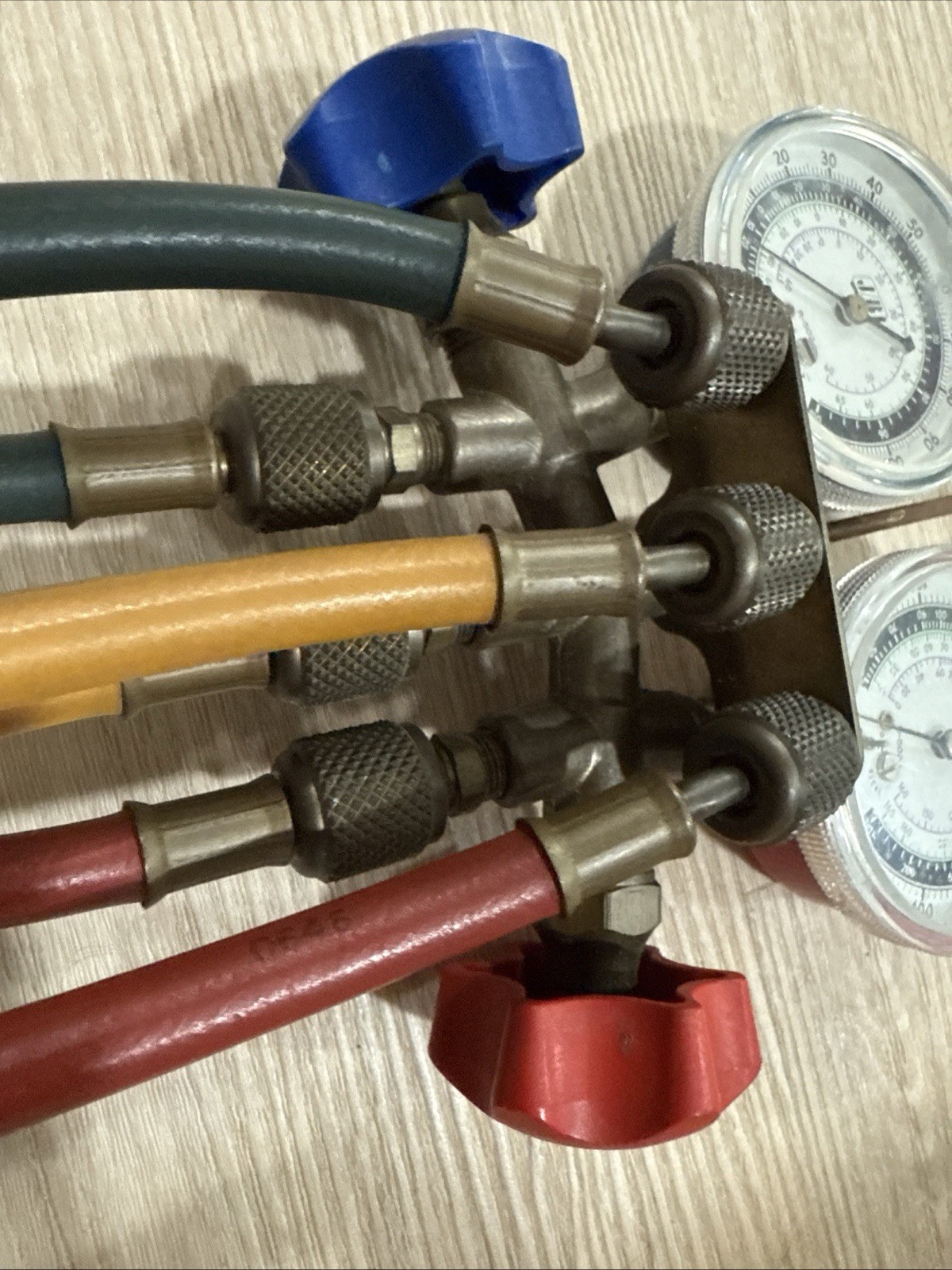 JB industries manifold gauge, 2 Valve/3 Hose Used