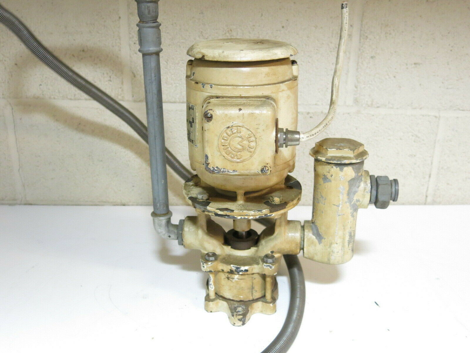 USED SCHINDLER 16″ TALL MOTOR / PUMP 146787 TYPE KDWFN, 220/380 V, 1.55/0.9 A