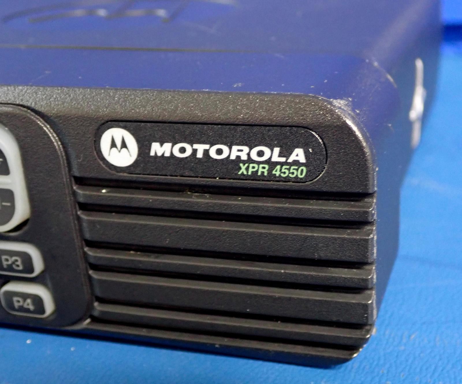 MOTOROLA XPR 4550 Two-Way Radio | AAM27TRH9KA1AN