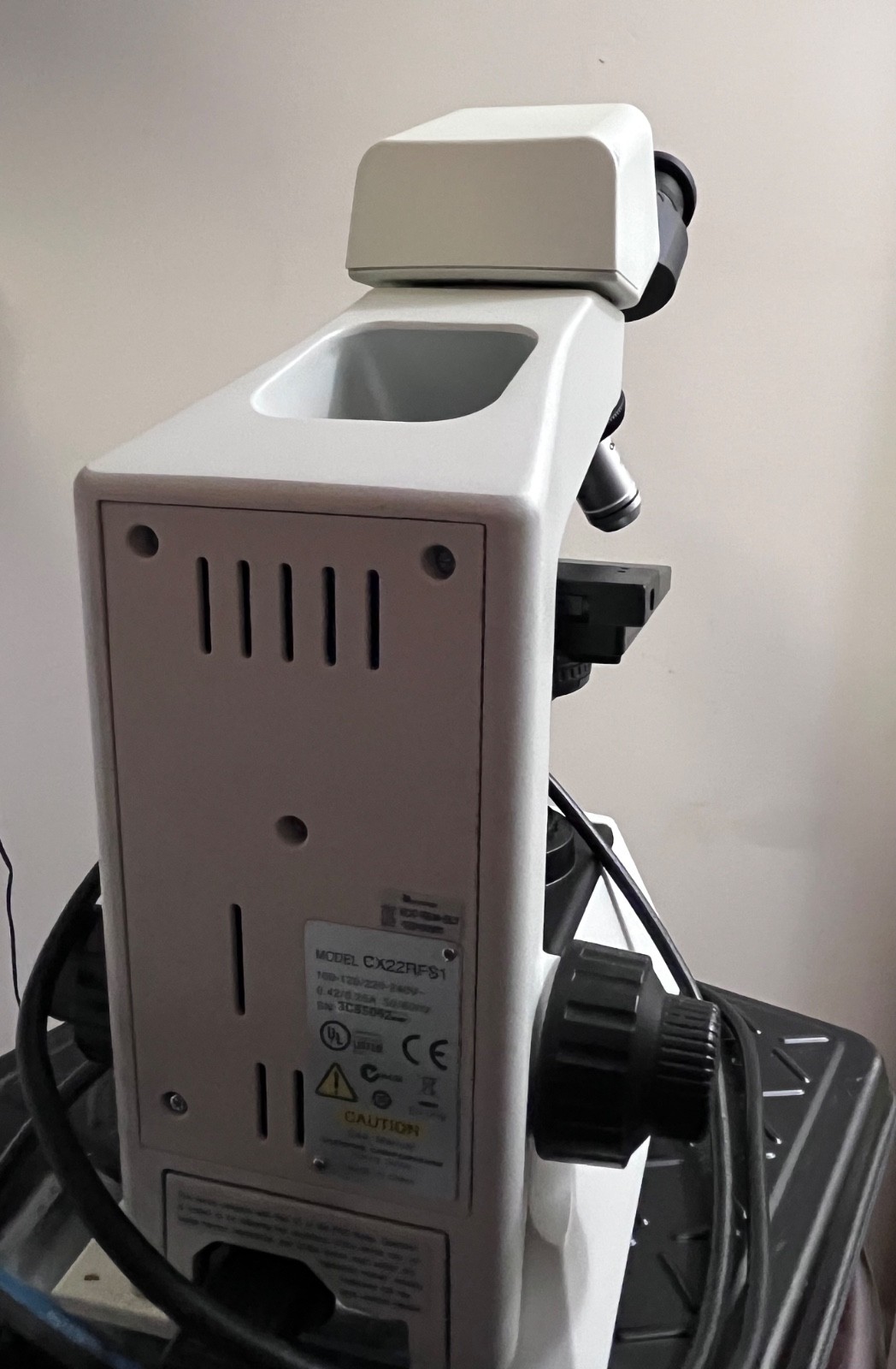 Olympus CX22RFS1 Laboratory Microscope With 4x, 10x, 40x, 100x Objectives