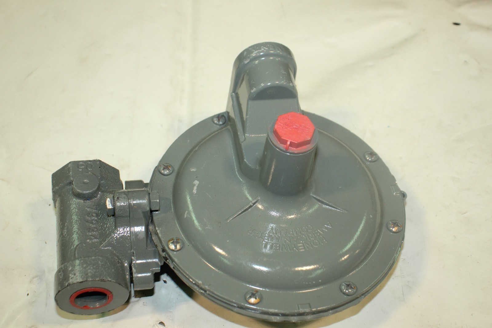 Honeywell 1813C Gas Pressure Regulator