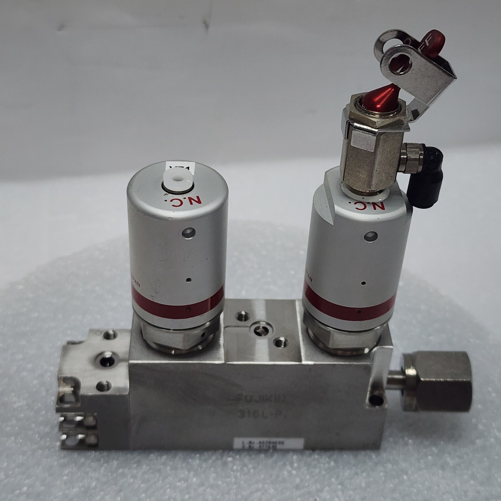 Fujikin 0.P. 0.5-0.6 MPa, C No. 477945, Type N.C Assy. Valve,Used,Japan_96974