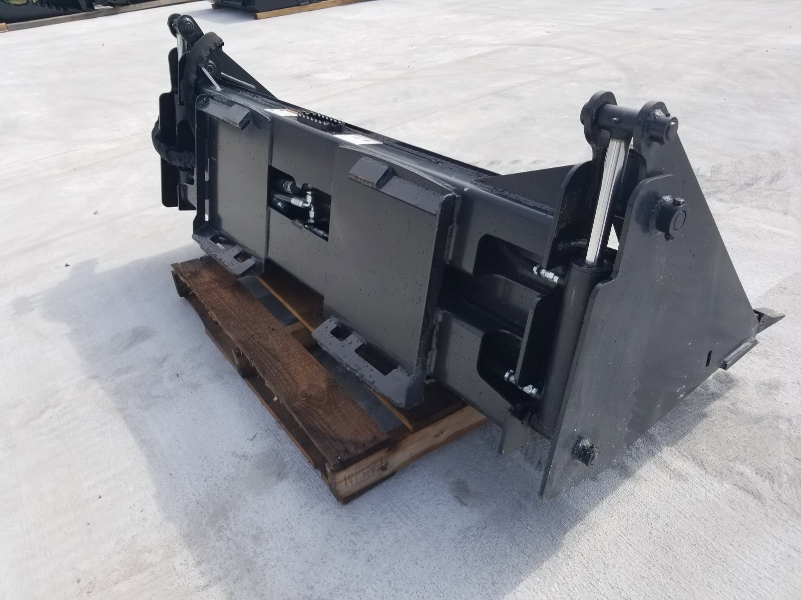 60″ CID Heavy Duty 4 in 1 Combo Bucket Skid Steer Attachment 2026 New