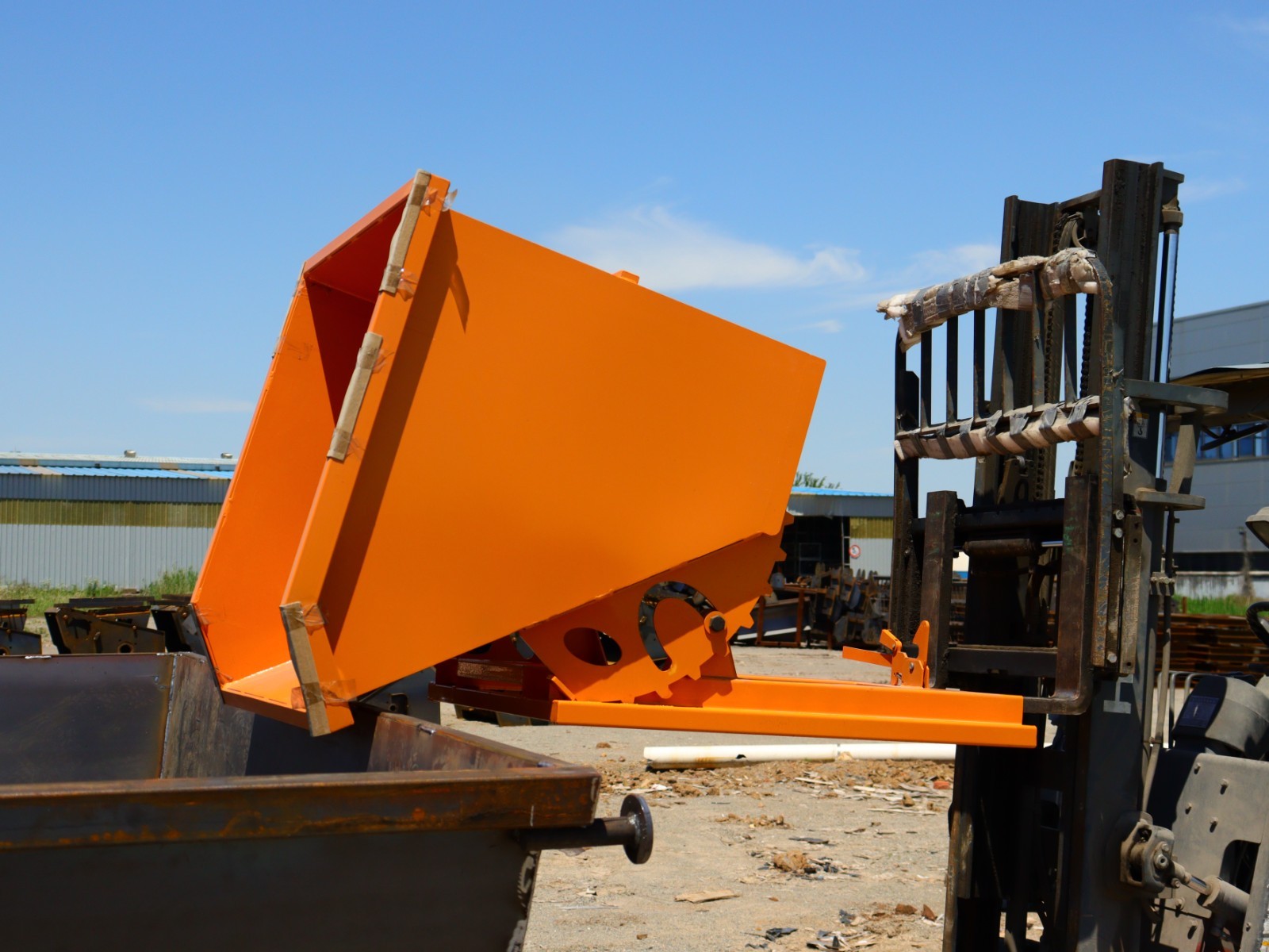 Self-Dumping Hopper – 1 Cubic Yard, Heavy Duty Steel, Forklift & Skid Steer Use