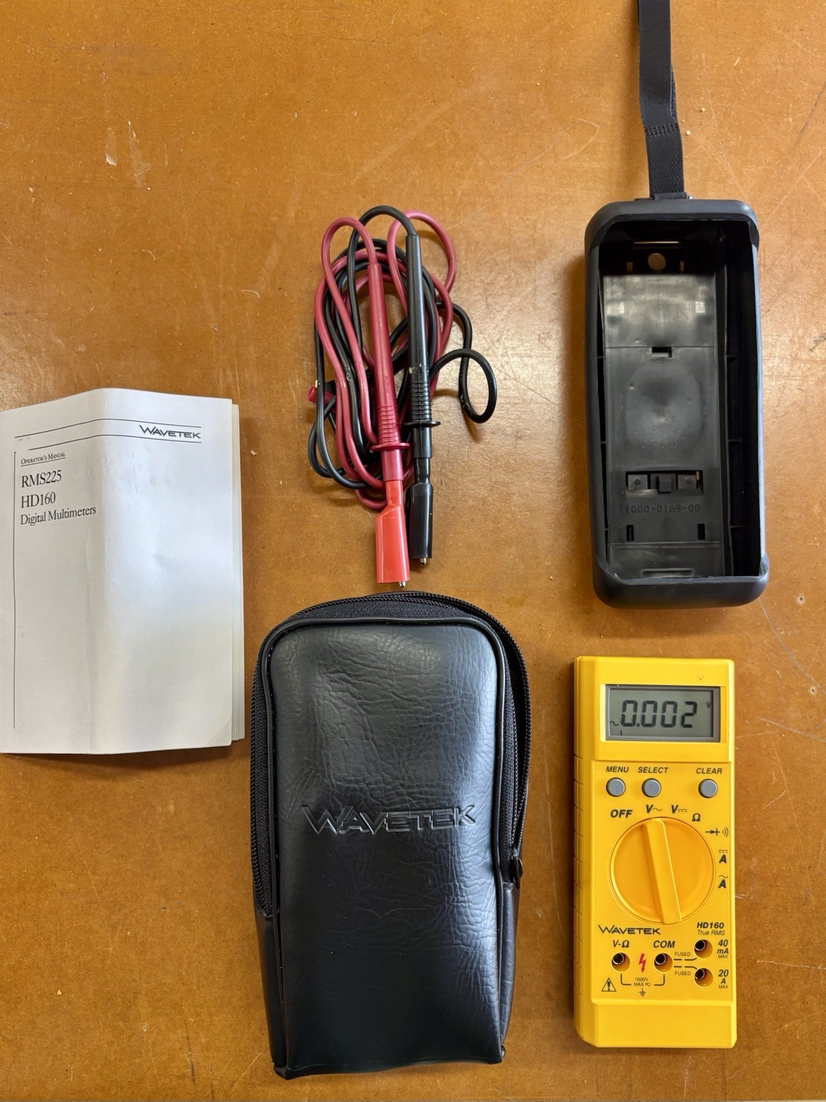 Wavetek HD160 True RMS 4000-Count CAT III 1000V DMM w/ Leads Case Manual