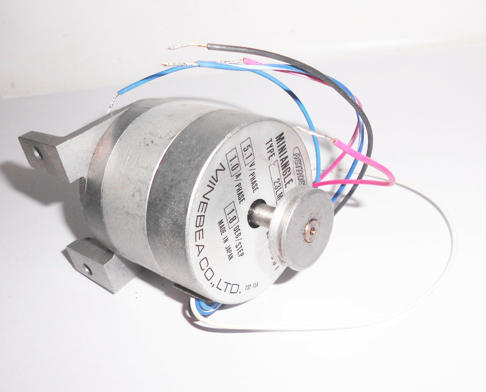 Astrosyn Miniangle Stepper Schrittmotor Type 23LM-C304-14 Made in Japan !