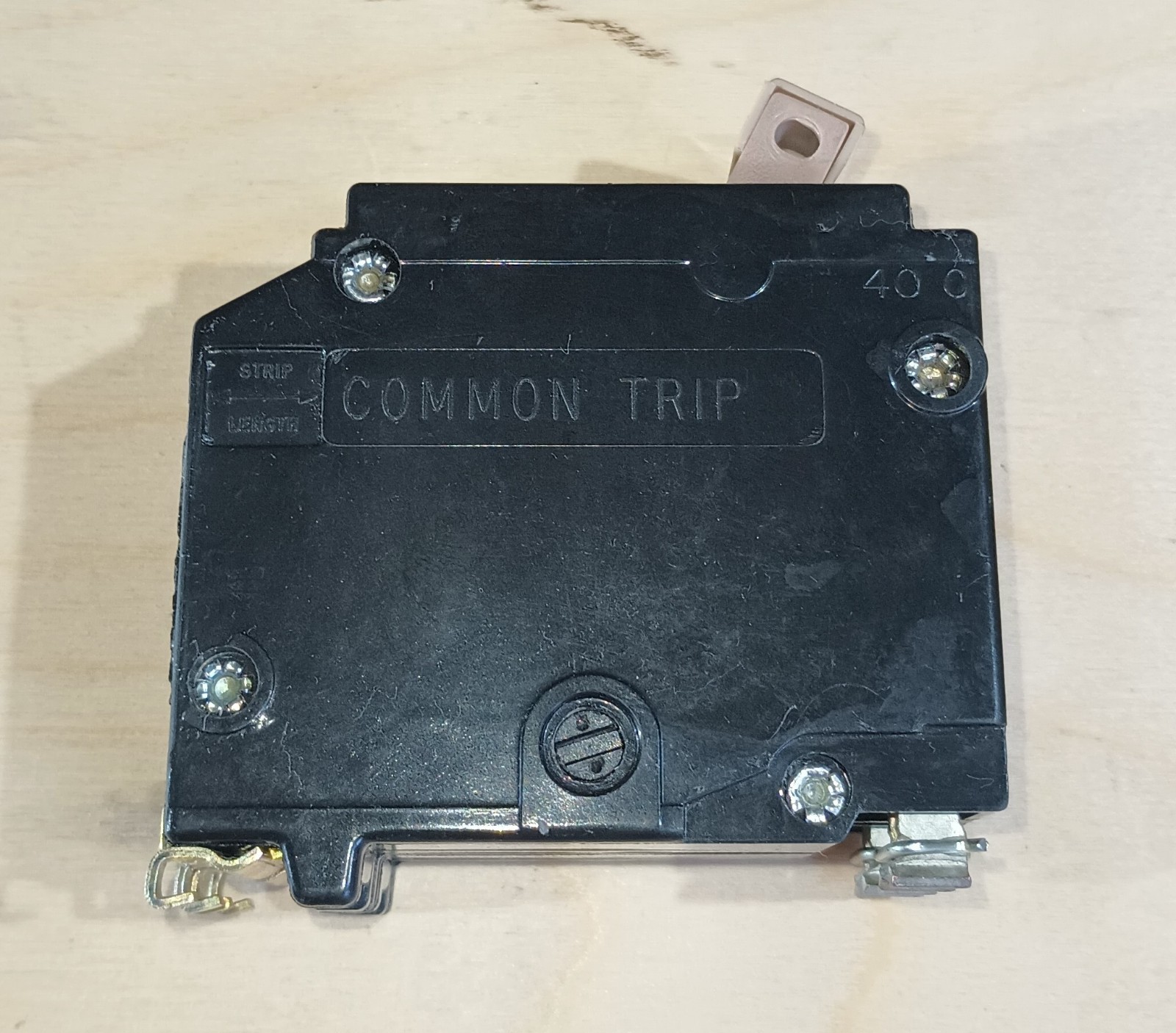 Eaton Cutler-Hammer CH230 Circuit Breaker Metal Foot