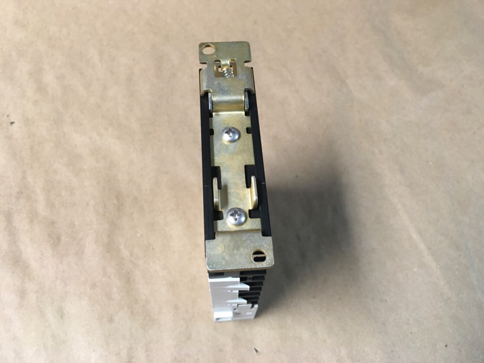 Idec RSCDN-20A Solid State Relay, 4-32VDC Coil – 20A – 48-600 VAC (KB)