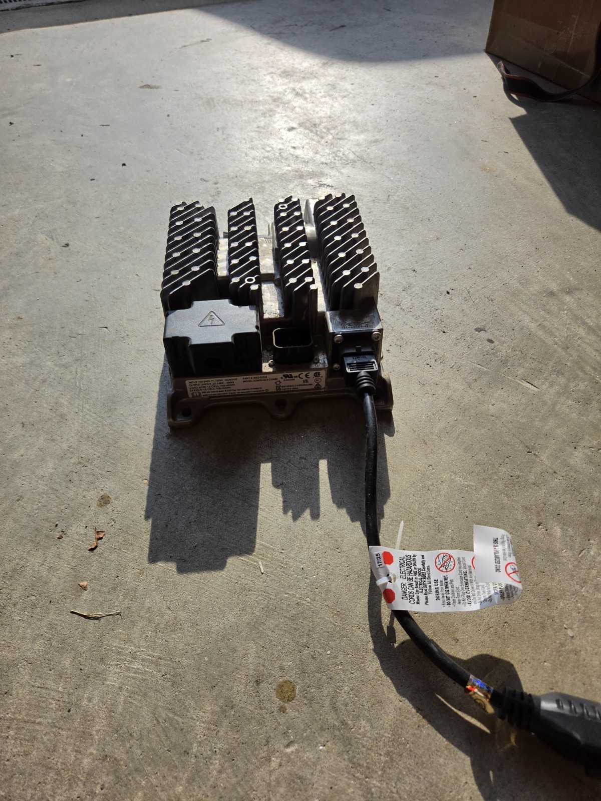 JLG Battery Charger 1001253952 24V