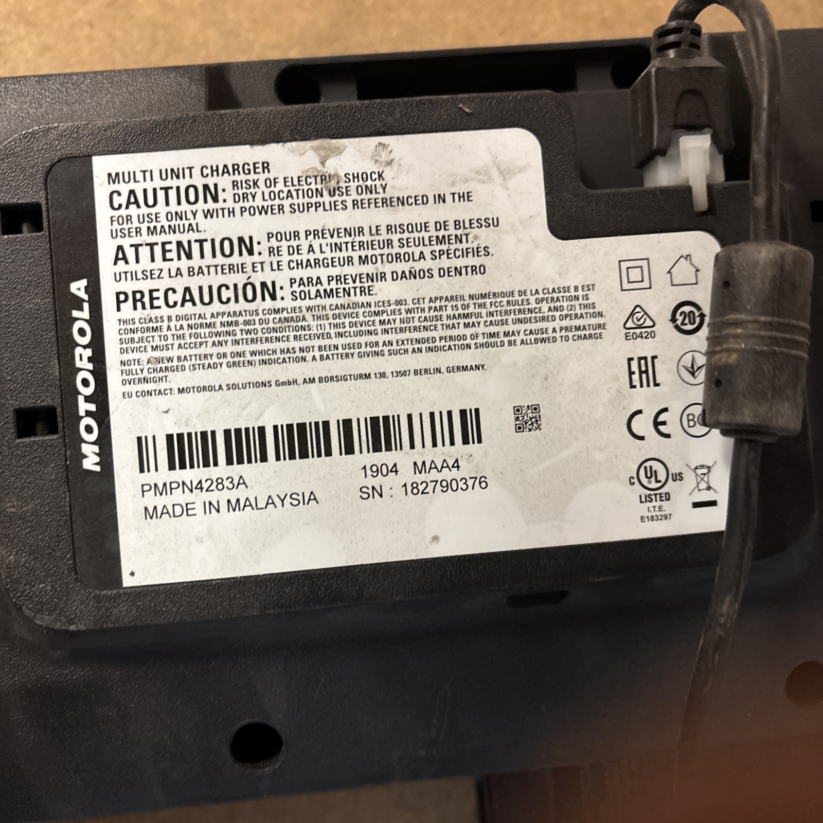 Motorola Impres 2 PMPN4283A Multi-Unit 6 Slot Battery Charger w/ Power Supply