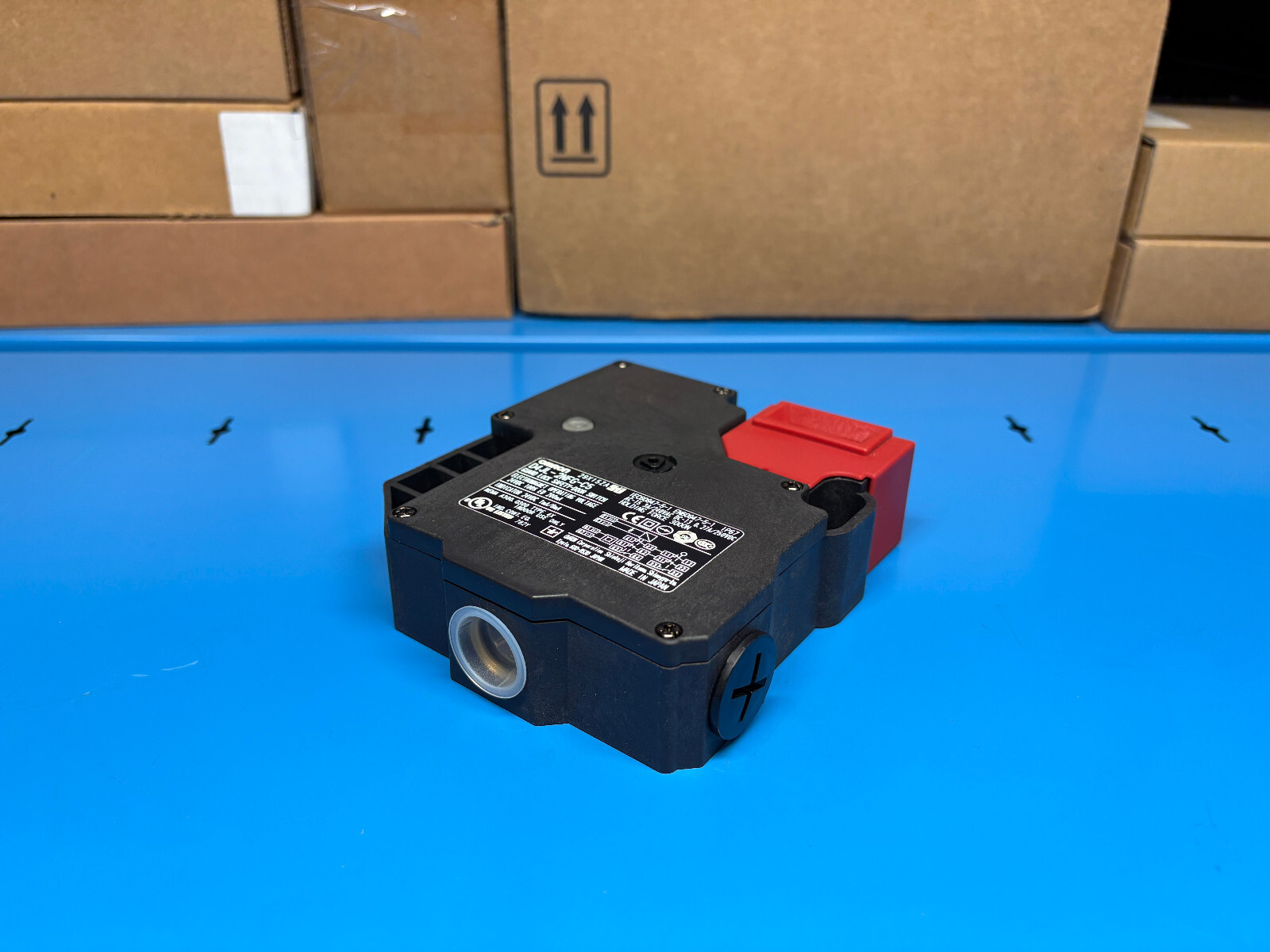 Omron D4JL-2NFG-C5 Safety Door Switch Sensor – NEW IN BOX