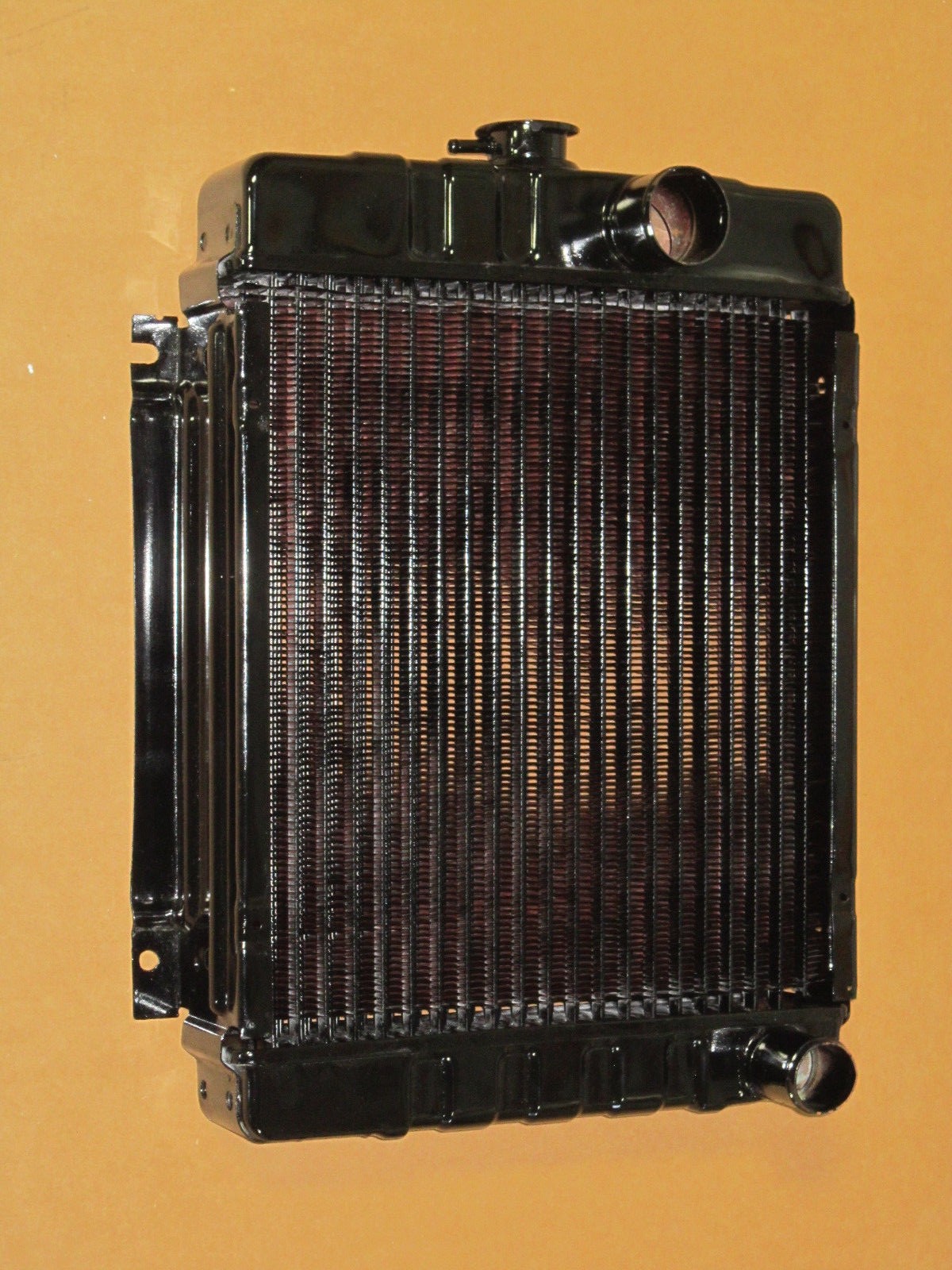 RADIATOR W/ COPPER CORE FOR IH INTERNATIONAL 154 CUB LO-BOY 184 185