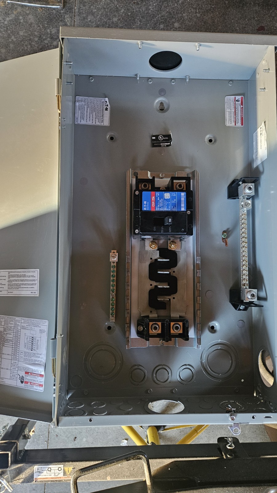 Eaton BR816B150RF Main Breaker Loadcenter 150A 8-Spaces 16-Circuits