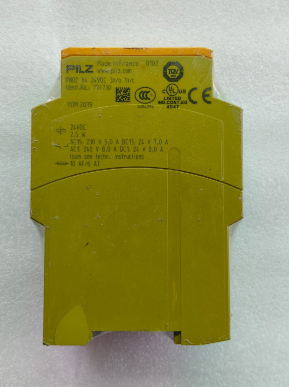 Pilz PN0Z X4 24VDC 3n/o 1n/c Safety Relay. Ident. No: 774730