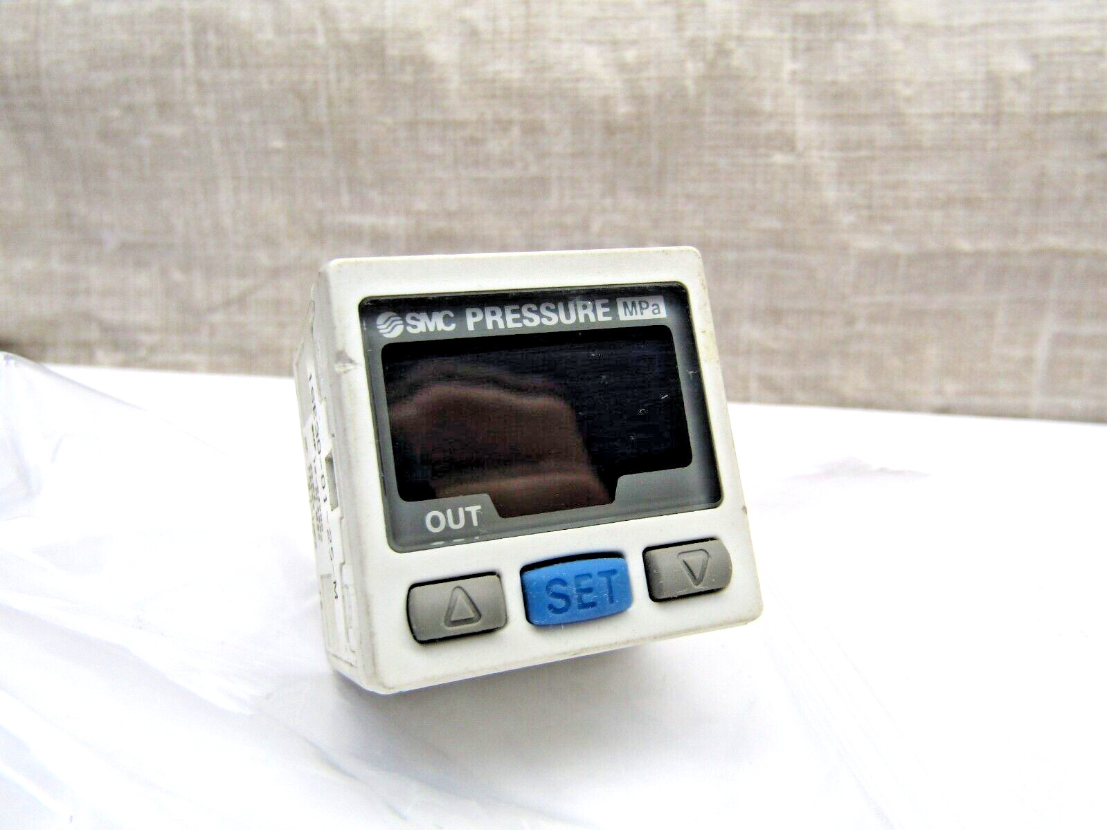 SMC 1SE30-01-25-M Pressure Sensor **USED**