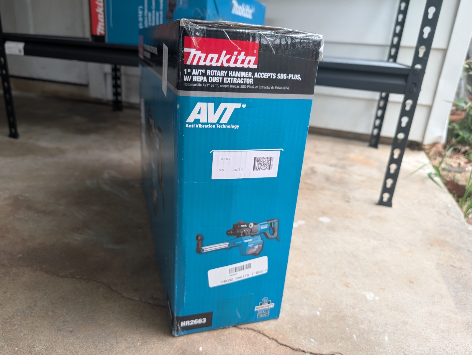 Makita 1″ AVT® Rotary Hammer, Accepts SDS-Plus w/ HEPA Dust Extractor