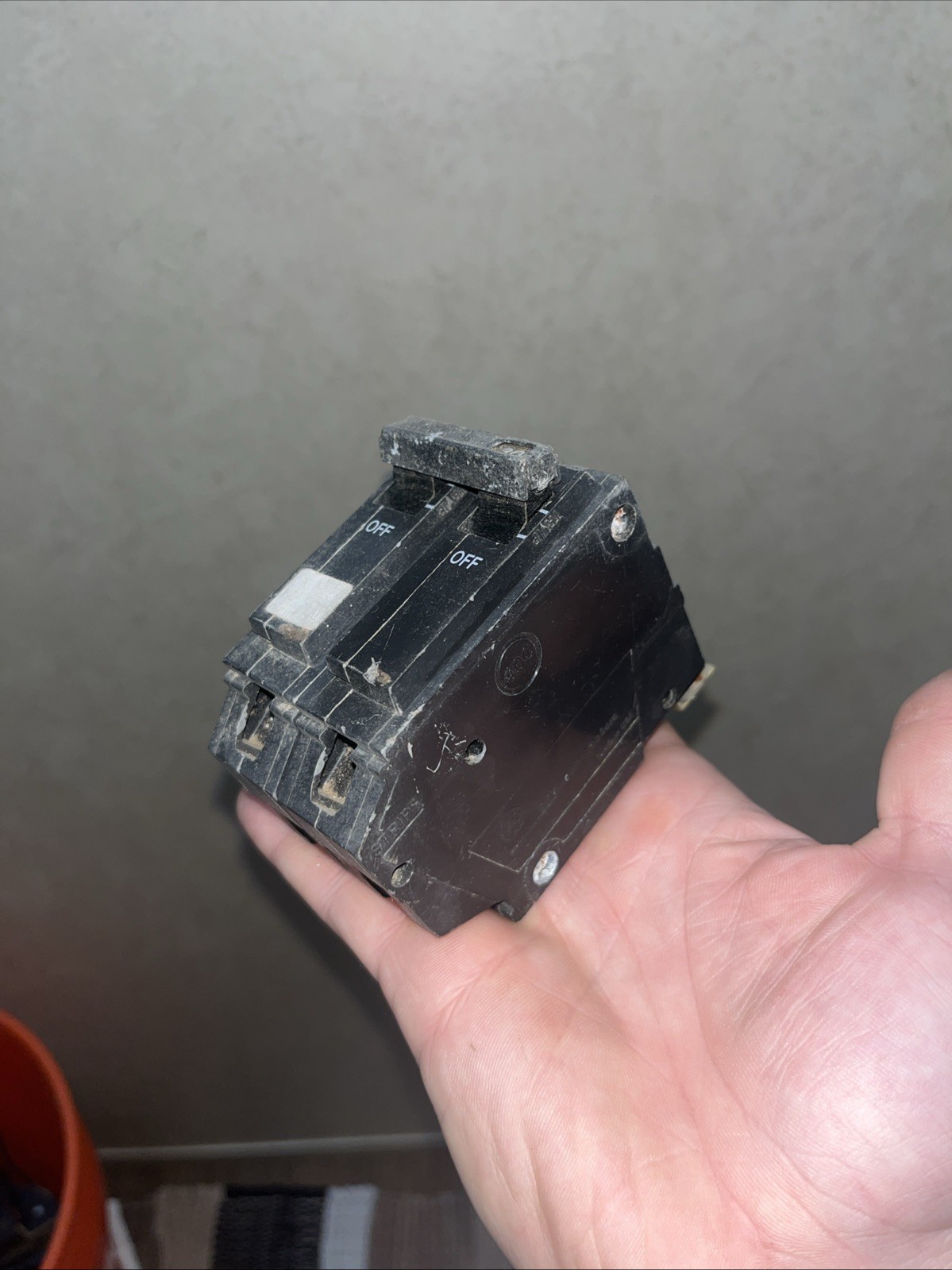 GE THQB2130 30 Amp 120/240 VAC 2 Pole Type THQB Bolt-On Circuit Breaker (A)