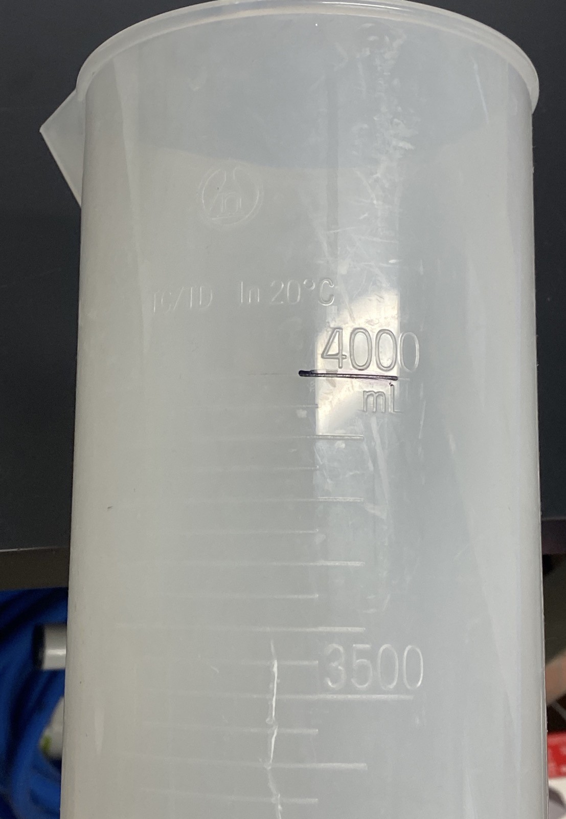 NALGENE 4000mL 4L Polypropylene TC/TD Graduated Cylinder w/Pour Spout 3662-4000