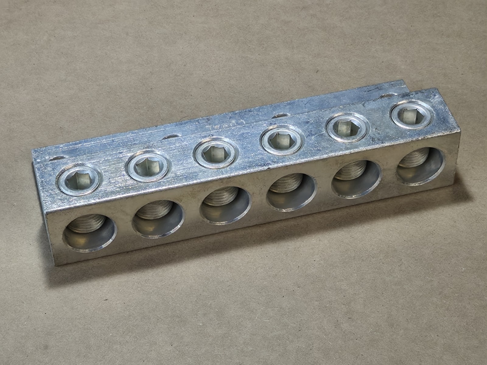 NSI 6-350T4 Dual Rated Transformer Lug (6) 350MCM – 6 AWG
