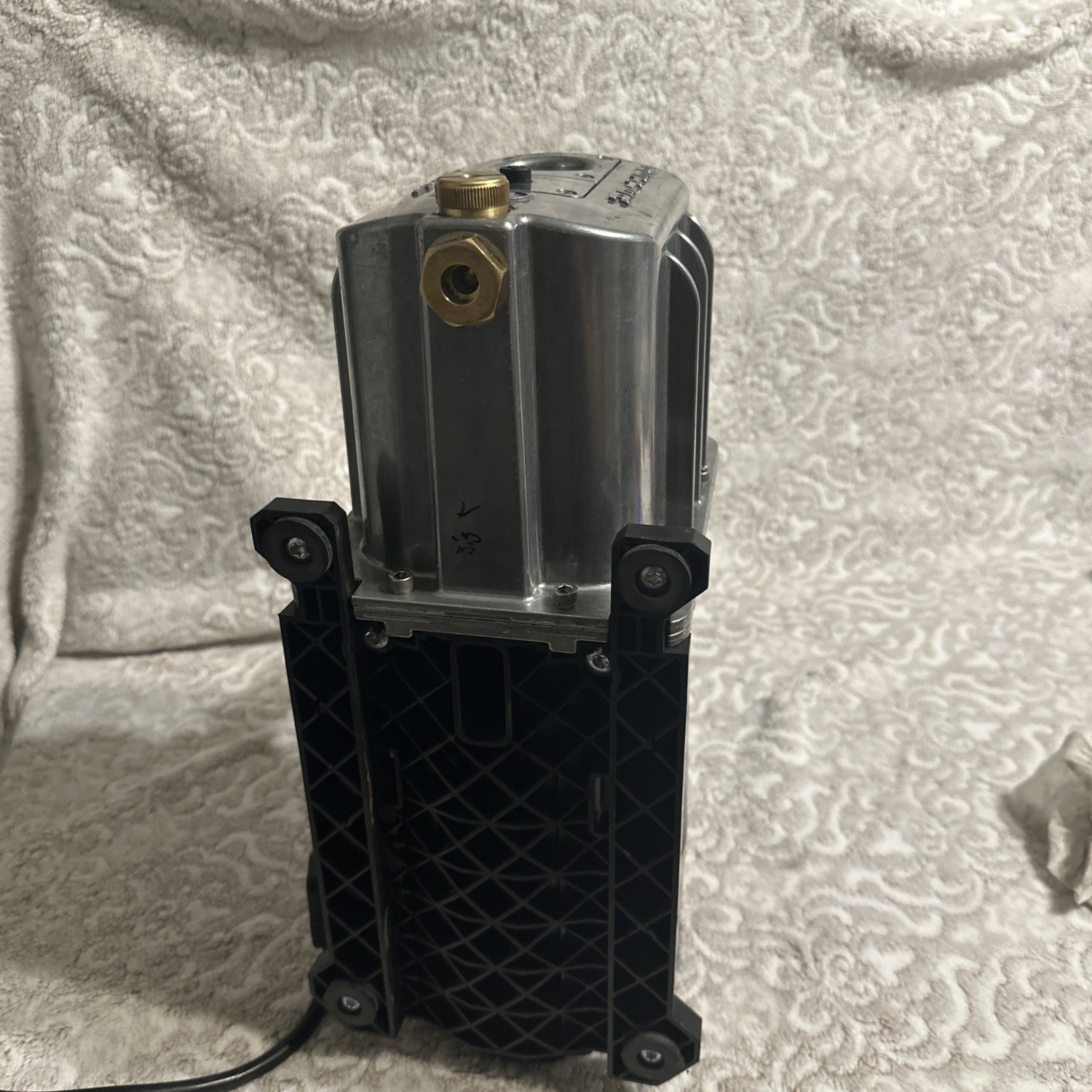 JB Industries DV-240DC Vacuum Pump, 8.4 CFM 1/2 hp DC Motor Platinum Pro DC 8.4