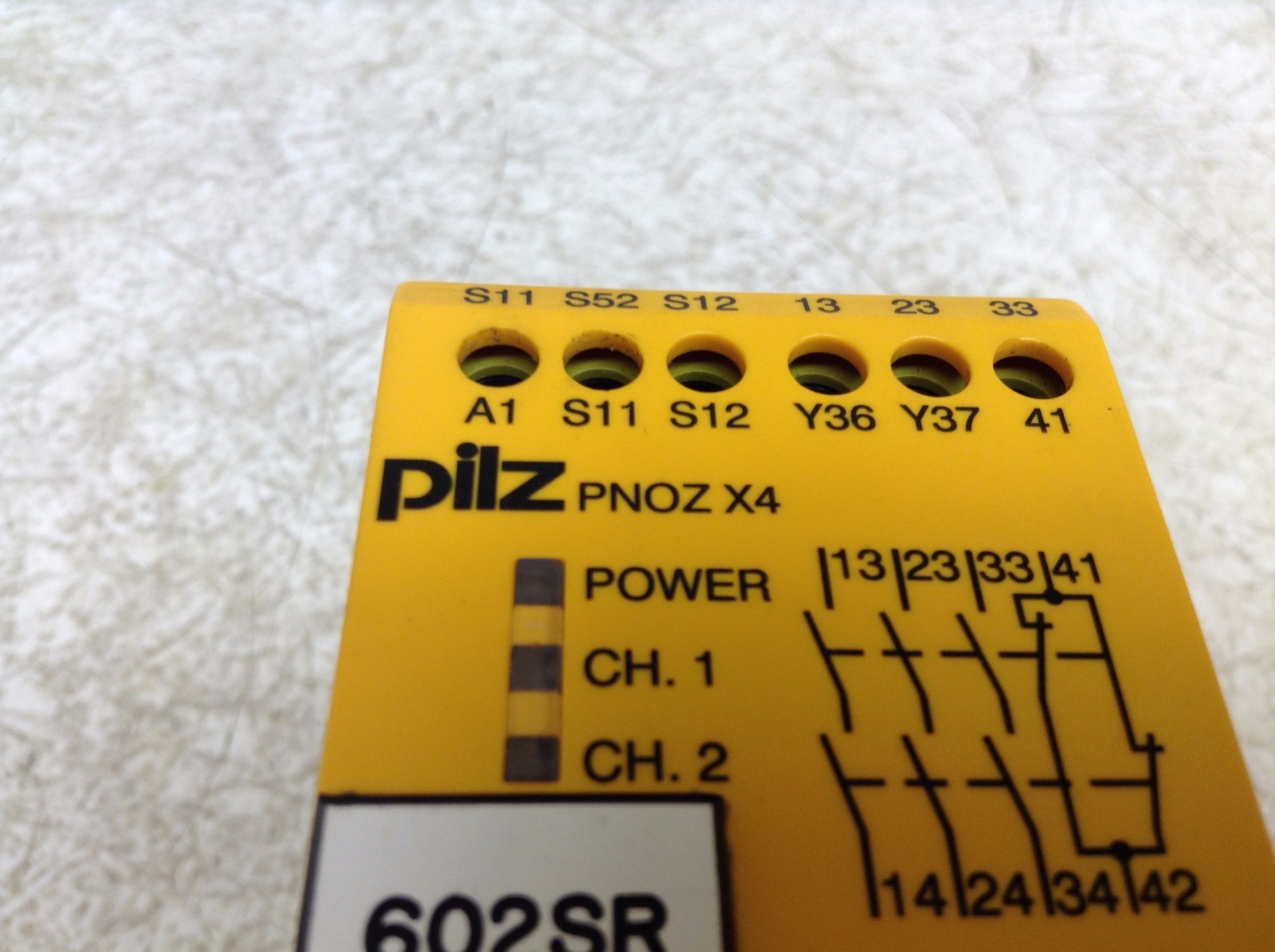 Pilz PNOZ X4 24VDC 3n/o 1n/c 24 VDC Safety Relay PNOZX4 (TSC)
