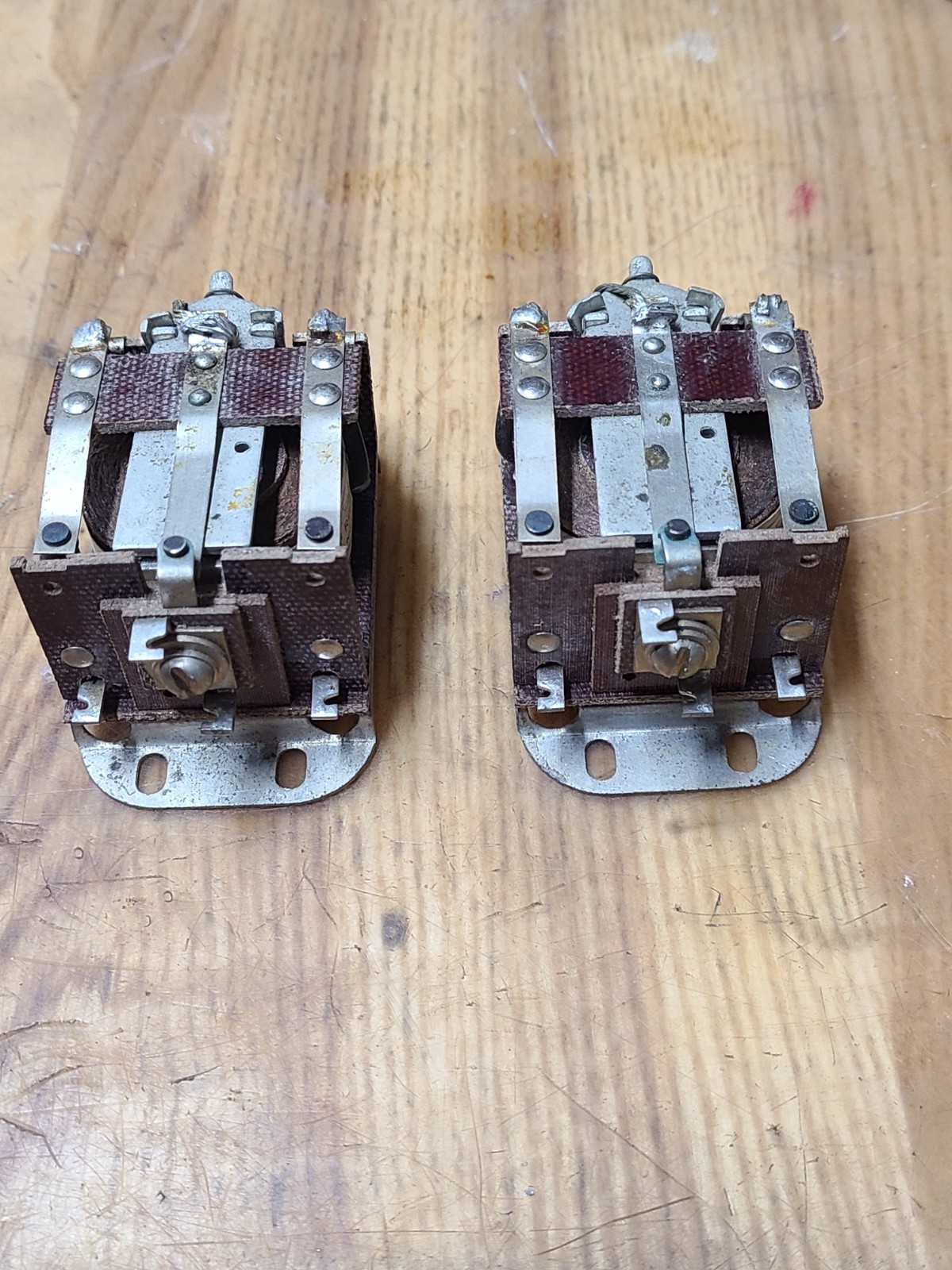 2 Leach Relay Type 1024-B Military Aircraft 150 Vdc 10,000 Ohm Contactor
