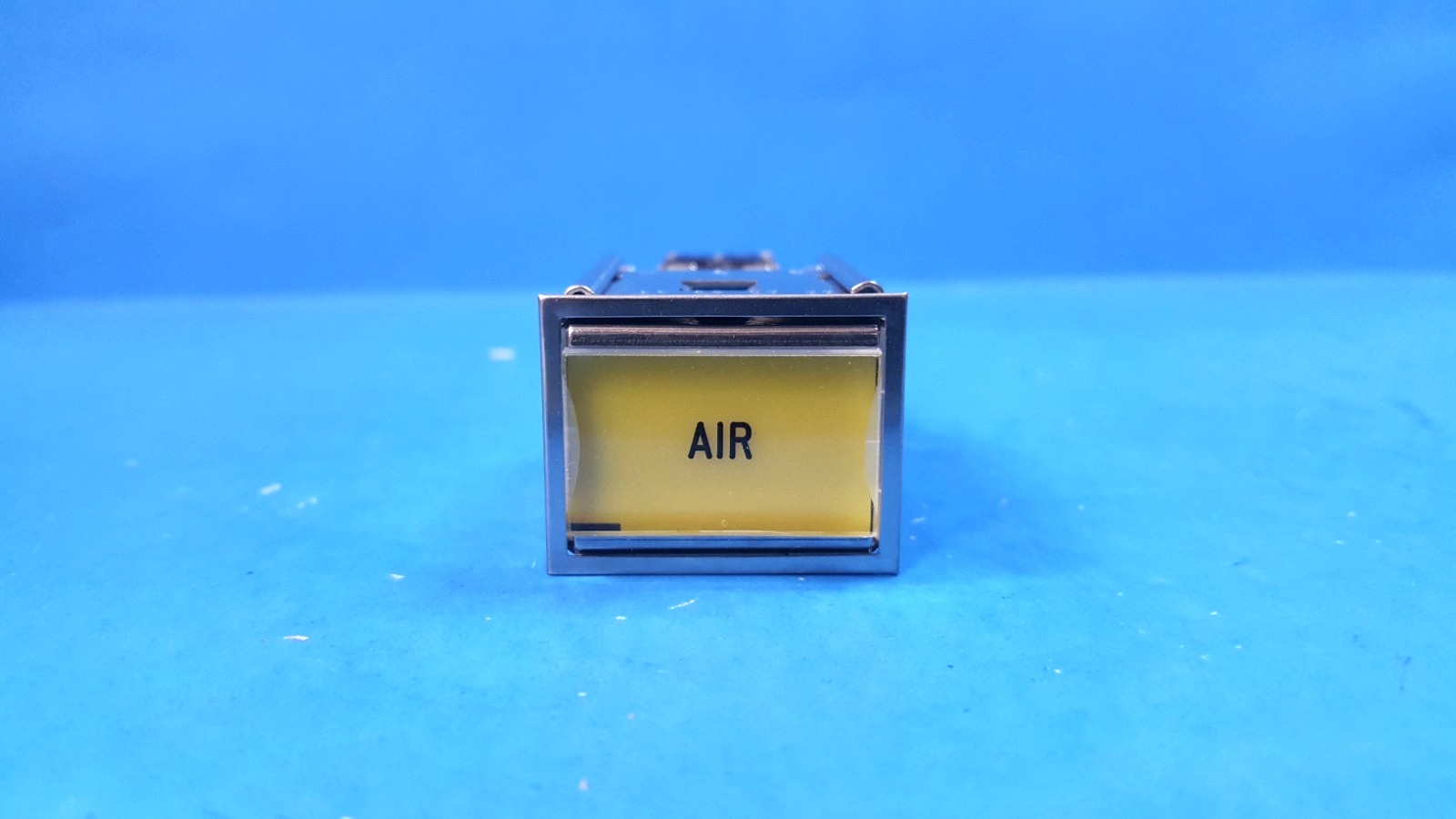 Indicating Switch, EATON, DPDT, 10EA1C1F10N4(Y)R1V12AIR, w/microswitch