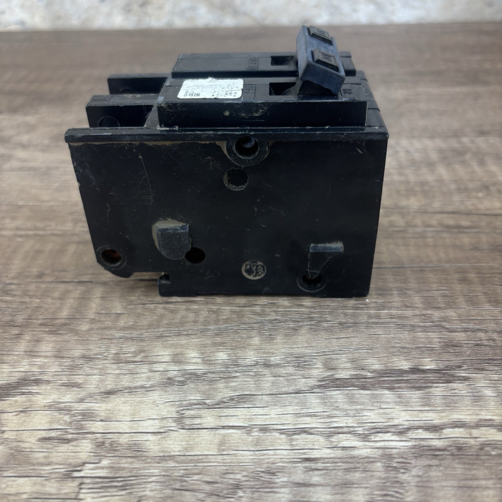 Square D HOM2100 Homeline 100A 2-Pole 120/240V AC Circuit Breaker Trip New