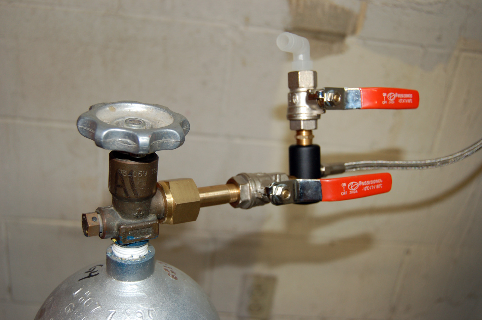 CO2 Fill Station For Wine Brewing CO2 Tank, CO2 Fill Station For 20LB CO2 Tank.