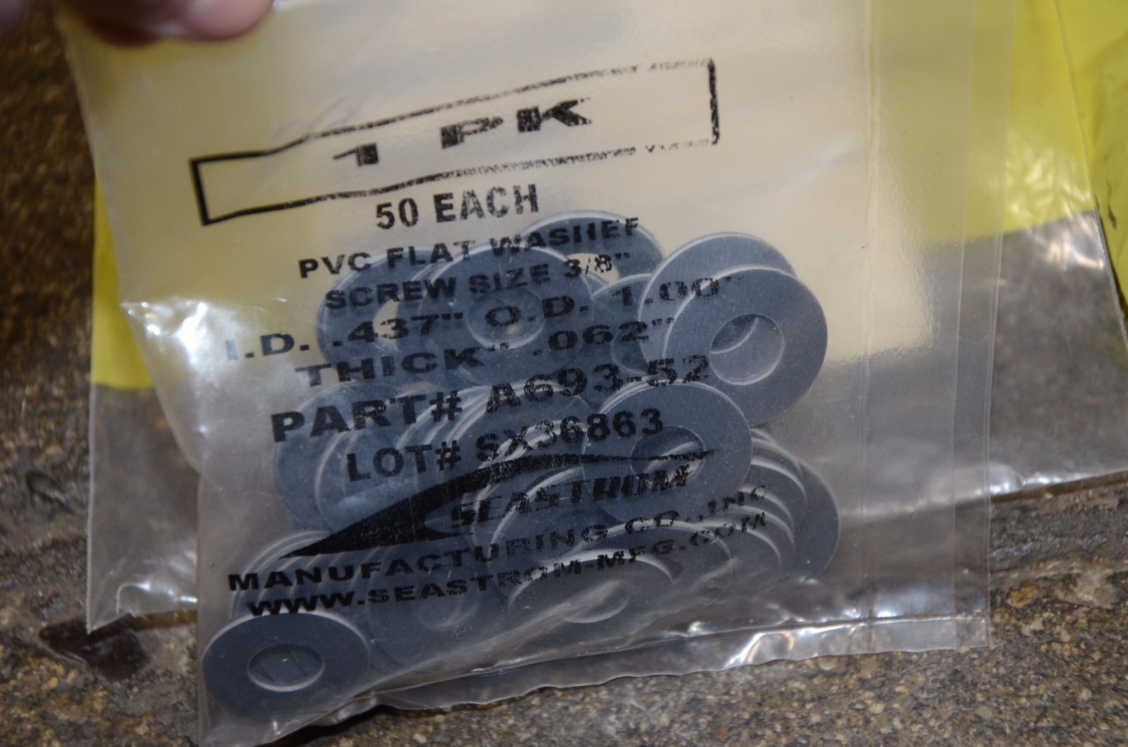 1.00 X .062 Black PVC Flat Washer 50 Count Lot A693-52 95611A031 Seastrom