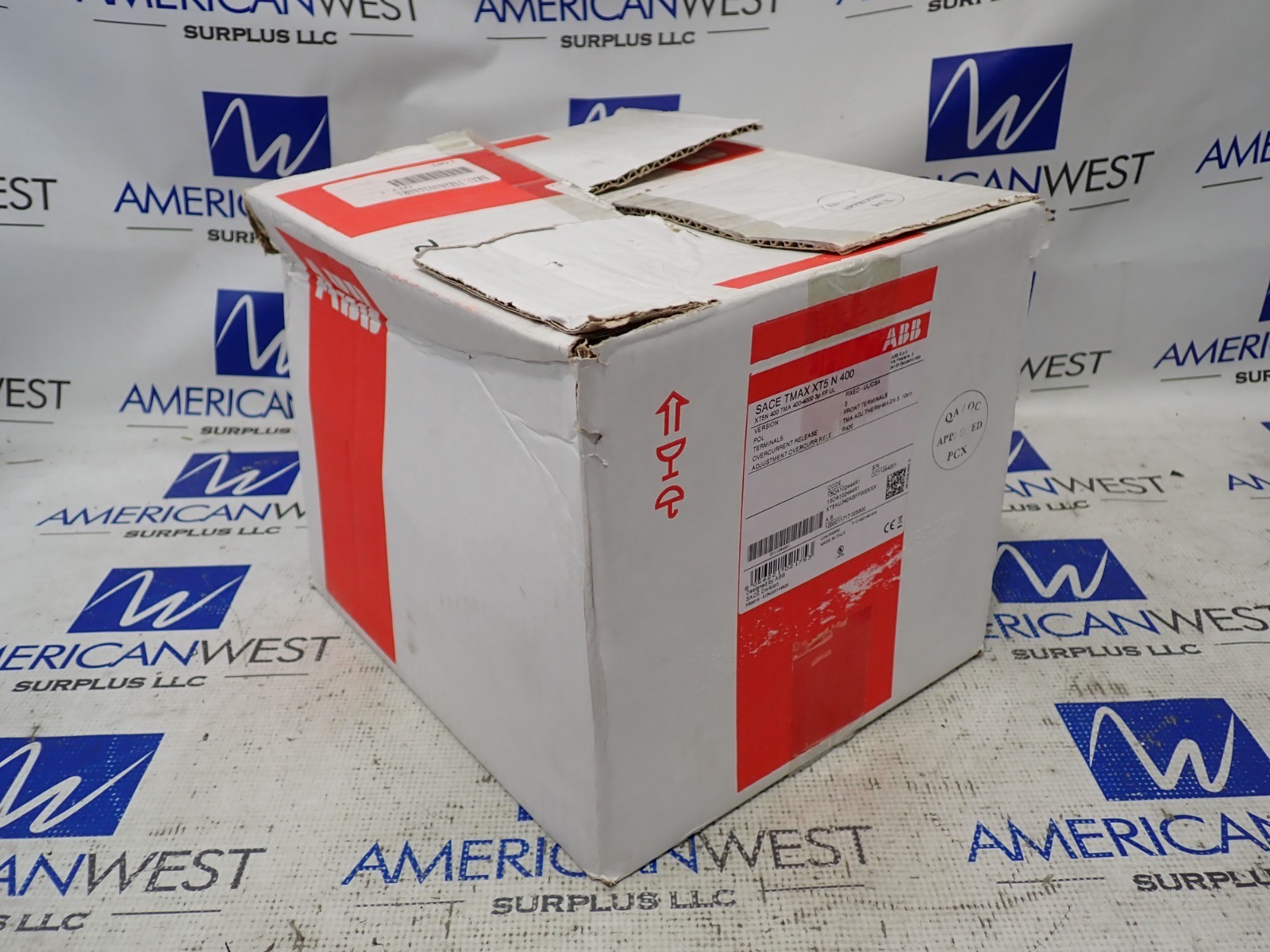 NEW ABB XT5NU340ABFF000XXX SACE TMAX XT5 N 400 3P 600V Circuit Breaker 35kA@480