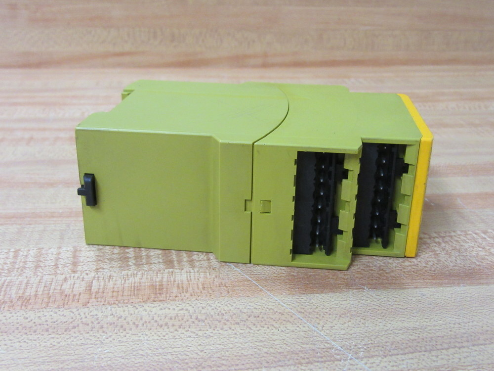 Pilz PNOZ XV2P 3/24VDC 2N/O 2N/OT Safety Relay 777502