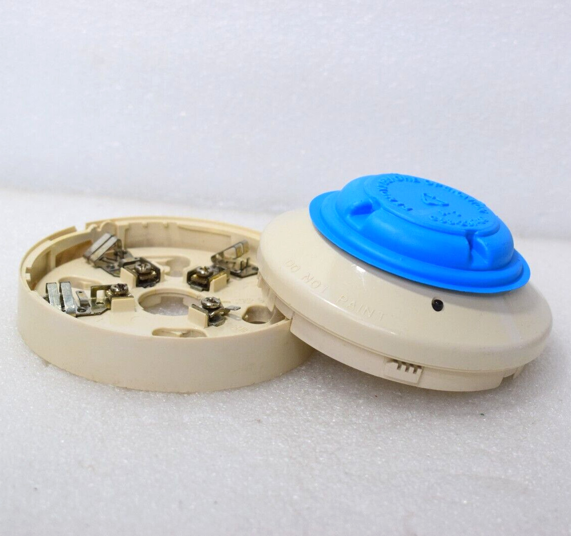 NOTIFIER FST-851R INTELIGENT PLUG-IN HEAT DETECTOR FST851R RATE OF RISE 135