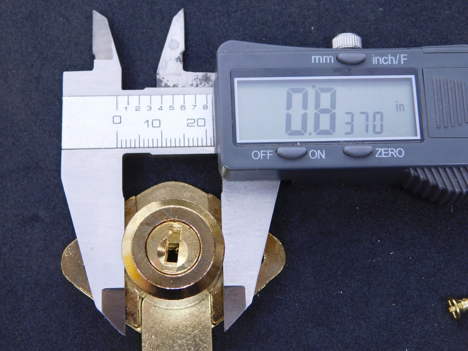 DESK OFFICE DRAWER CABINET LOCK BRASS 7/8″DIA x7/8″L Cylinder Keyed Different HN