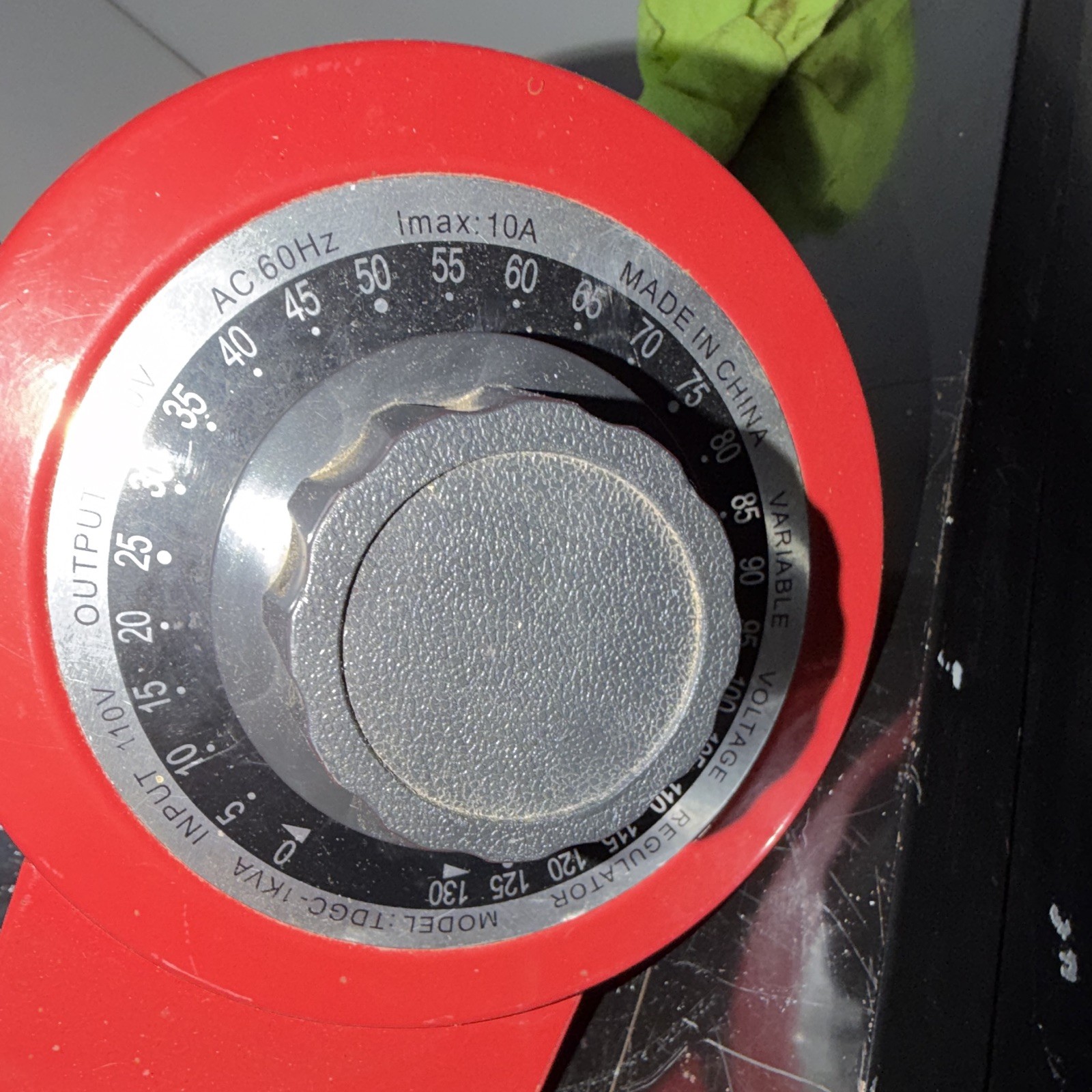 TDGC-1KM Variac 1000VA 1-Phase 110V In 0-130V Out 60Hz 10A Type B Red