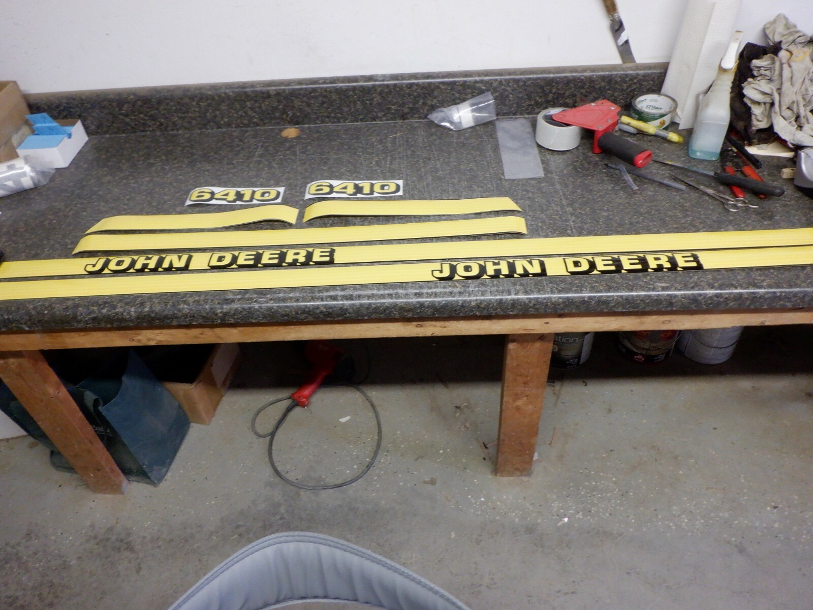 JOHN DEERE 6410 DECALS. HOOD AND NUMBERS ONLY. SEE DETAILS AND PICTURES.