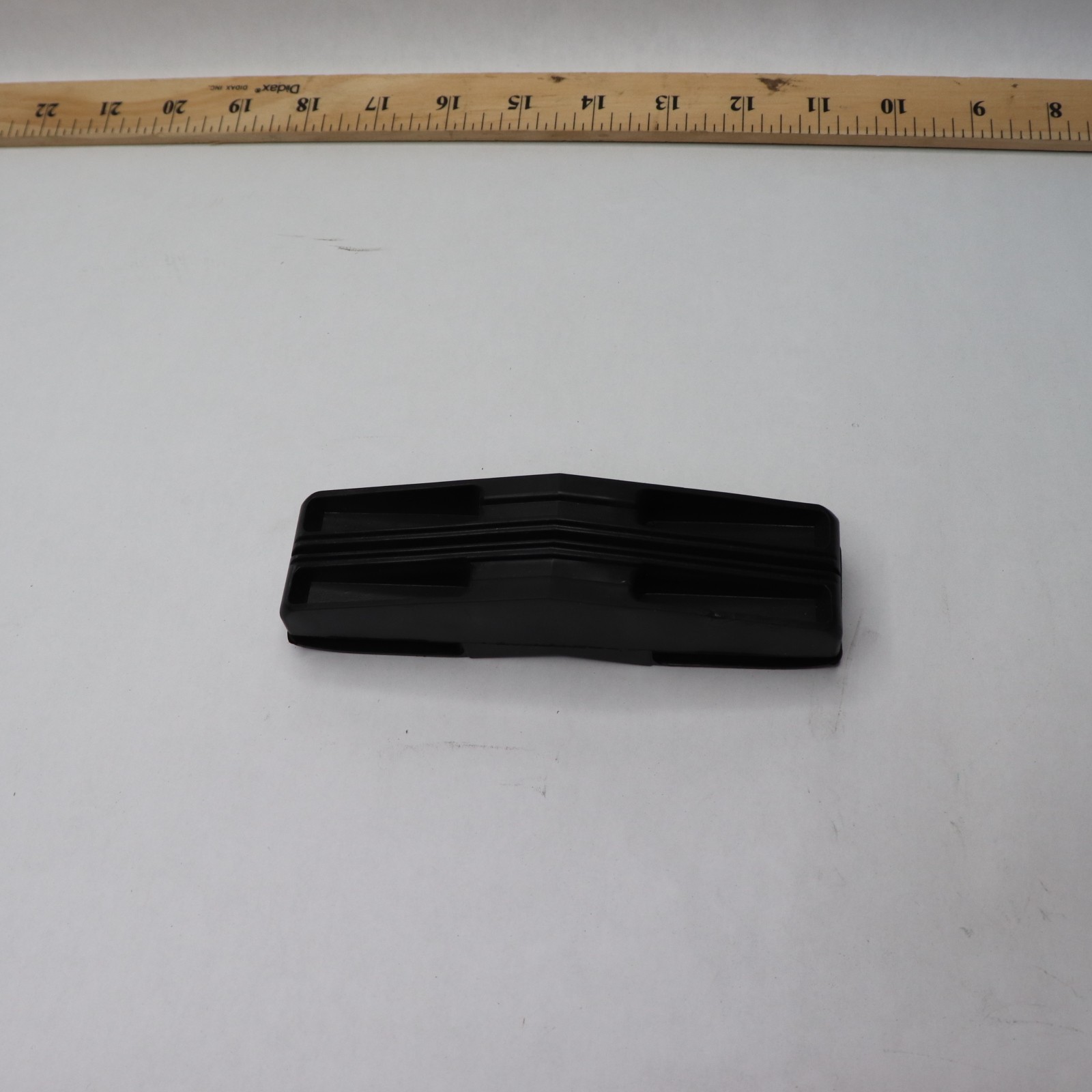 Master Flow Plastic End Plug for 10 ft. Aluminum Ridge Vents in Black