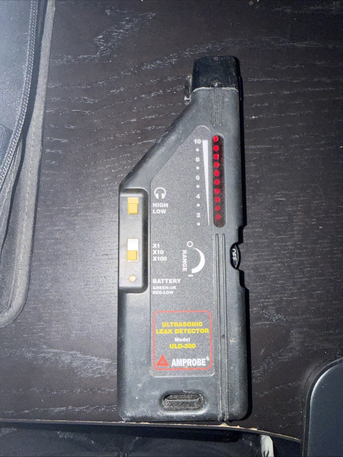 Amprobe ULD300/UT300 Ultrasonic Leak Detector With Carrying Case