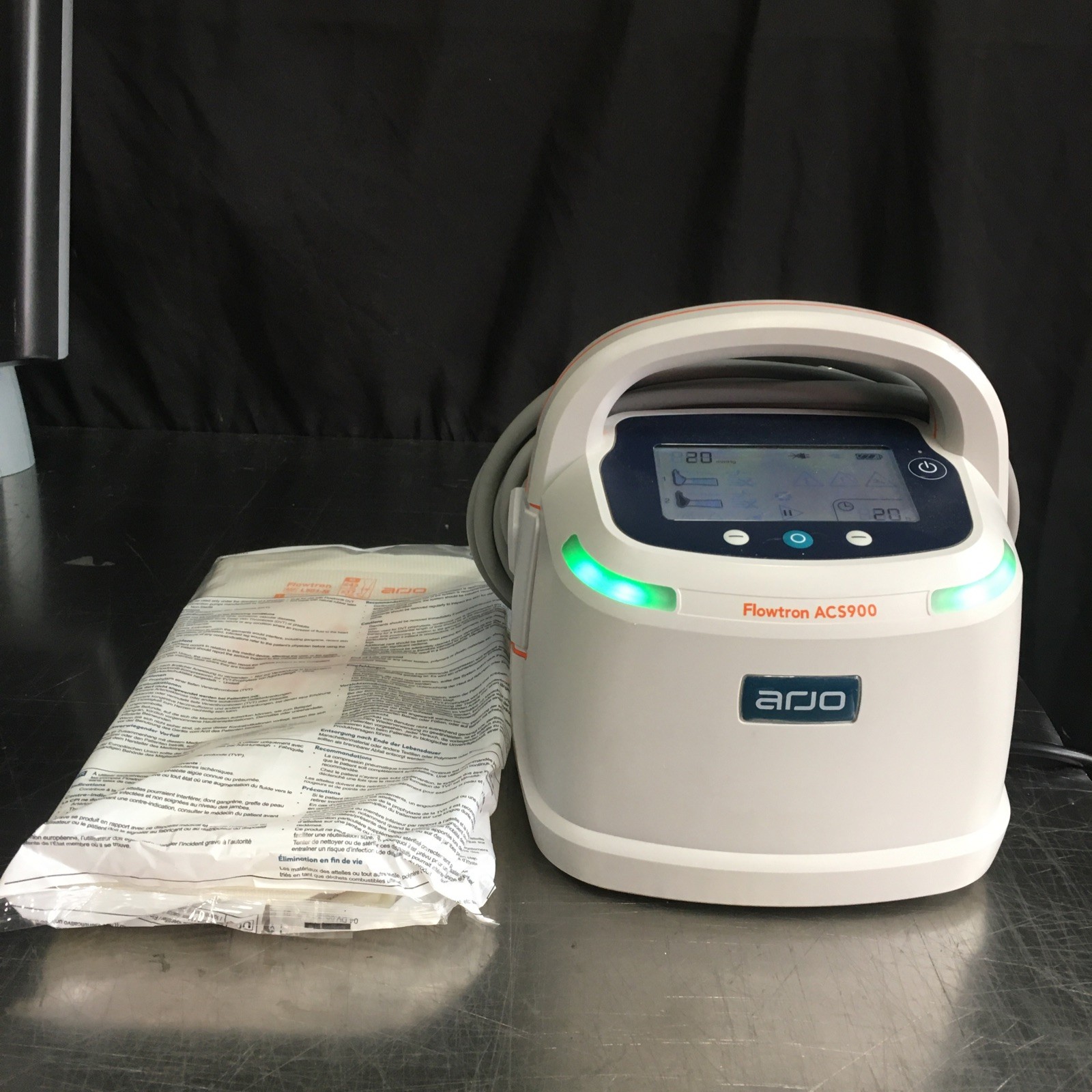 Arjo Flowtron ACS900 Continuous Sequential DVT Pump W/ New 28′ Thigh Garment