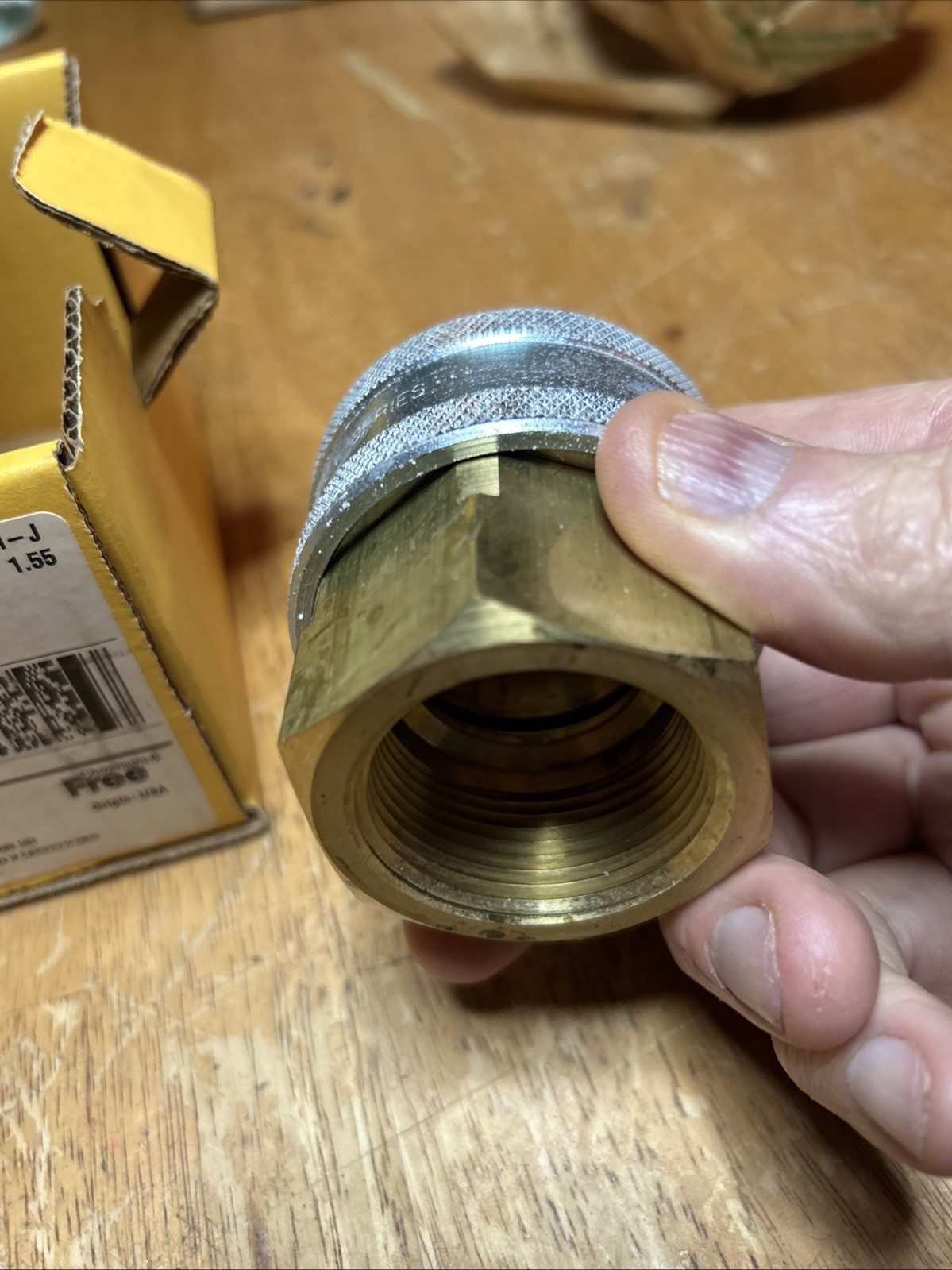 Parker BST-10 Quick Connect 1 1/4″X 1 1/4″ FNPT 1700 PSI Quick Coupler