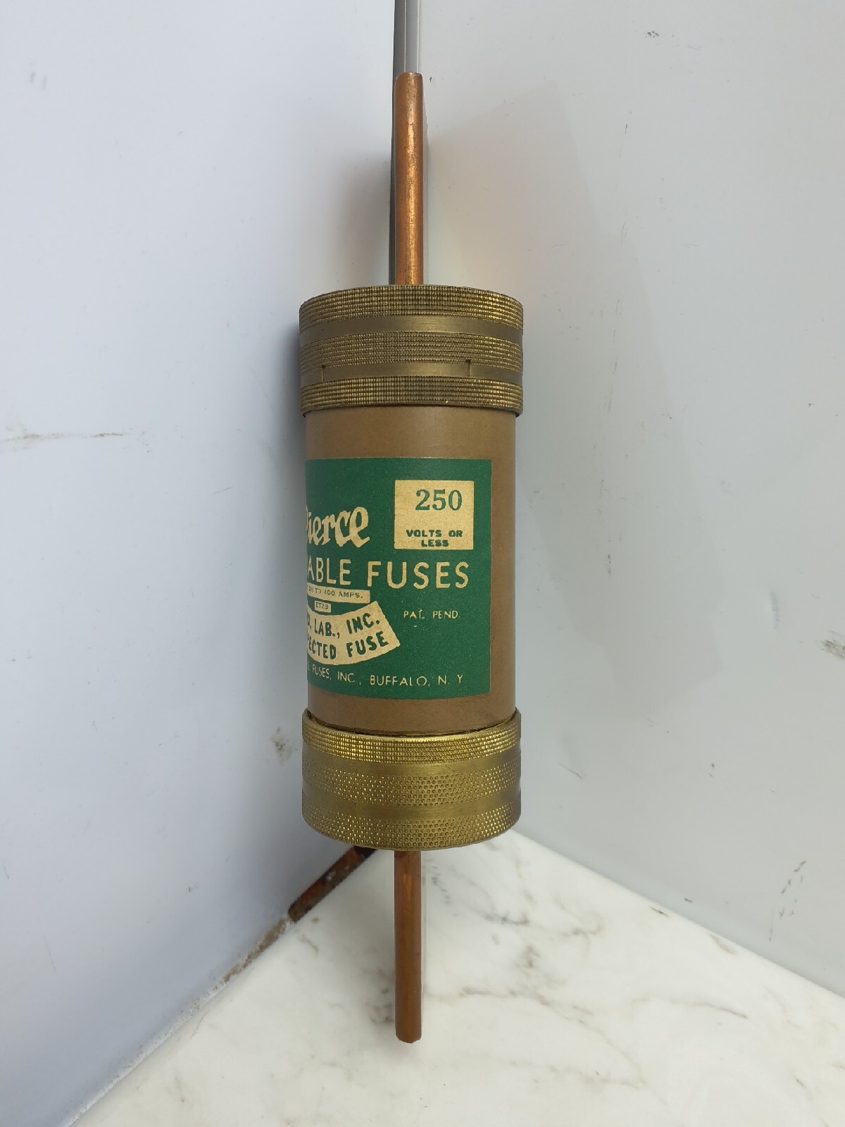 Pierce E-2250 250A Amp Renewable Fuse 250 Volt Capacity 201 To 400 Amps New