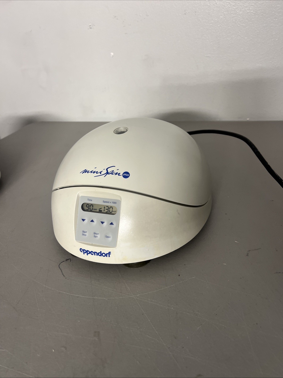 Eppendorf MiniSpin Plus 5453 Microcentrifuge + F45-18-11 Rotor Tested Working E2