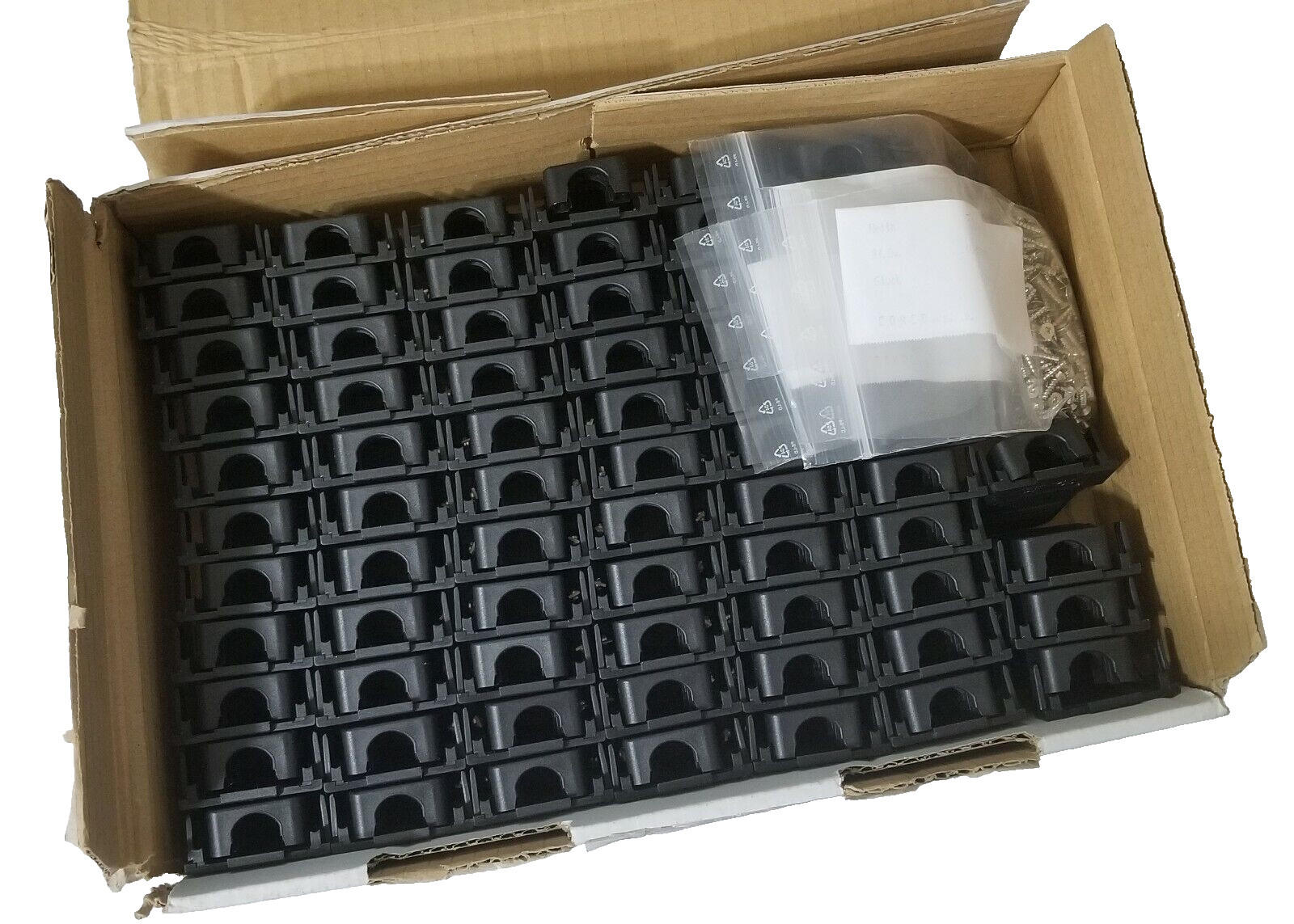 70 Conec 165X13379X DB15 D-Sub 2Piece Black Plastic Backshell Straight Entry NEW