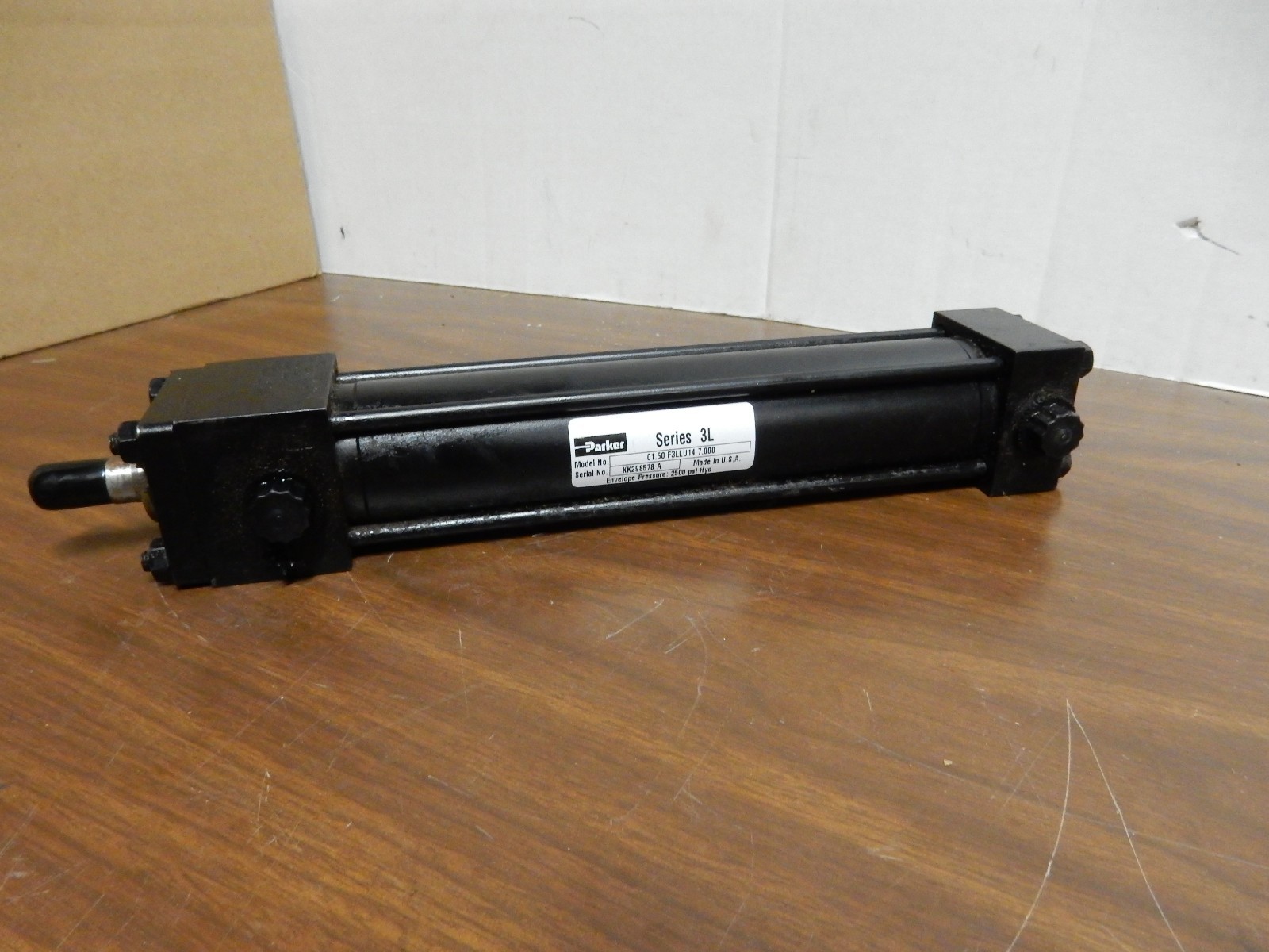 PARKER SERIES 3L 01.50 F3LLU14 7.000 HYDRAULIC CYLINDER NEW